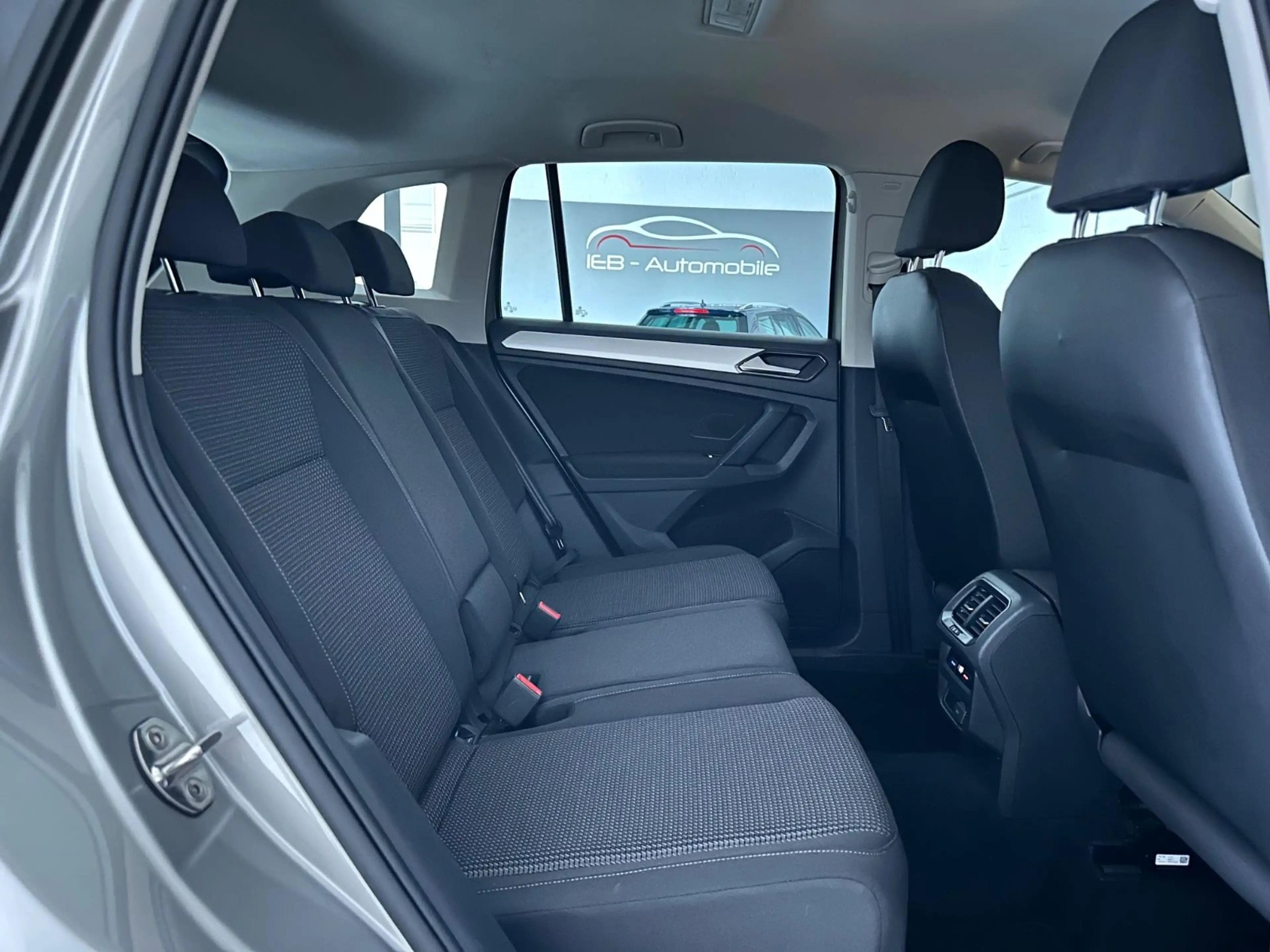 Volkswagen Tiguan Trendline BMT/App-Connect/PDC/Temp./18" — photo 17