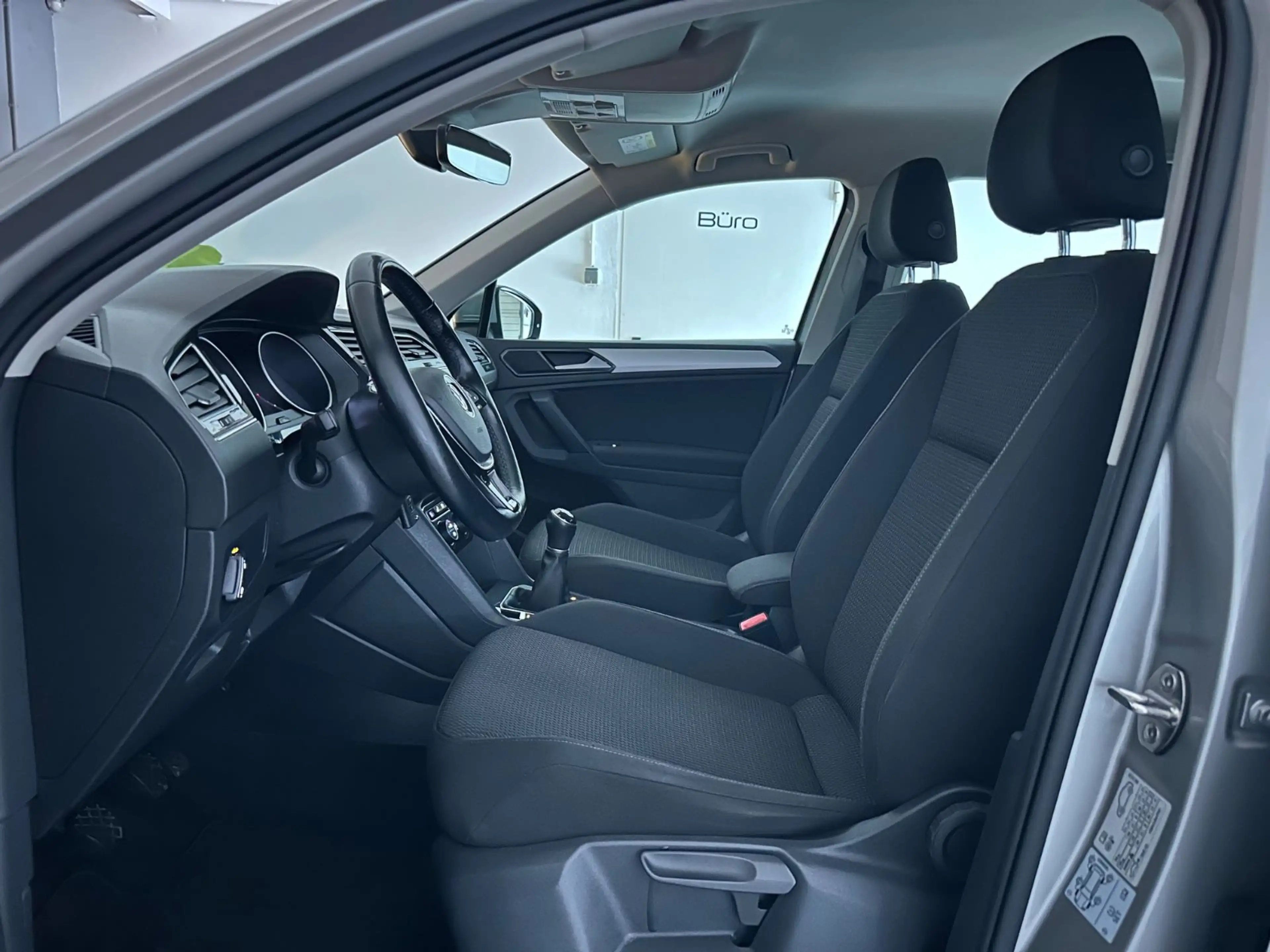 Volkswagen Tiguan Trendline BMT/App-Connect/PDC/Temp./18" — photo 13