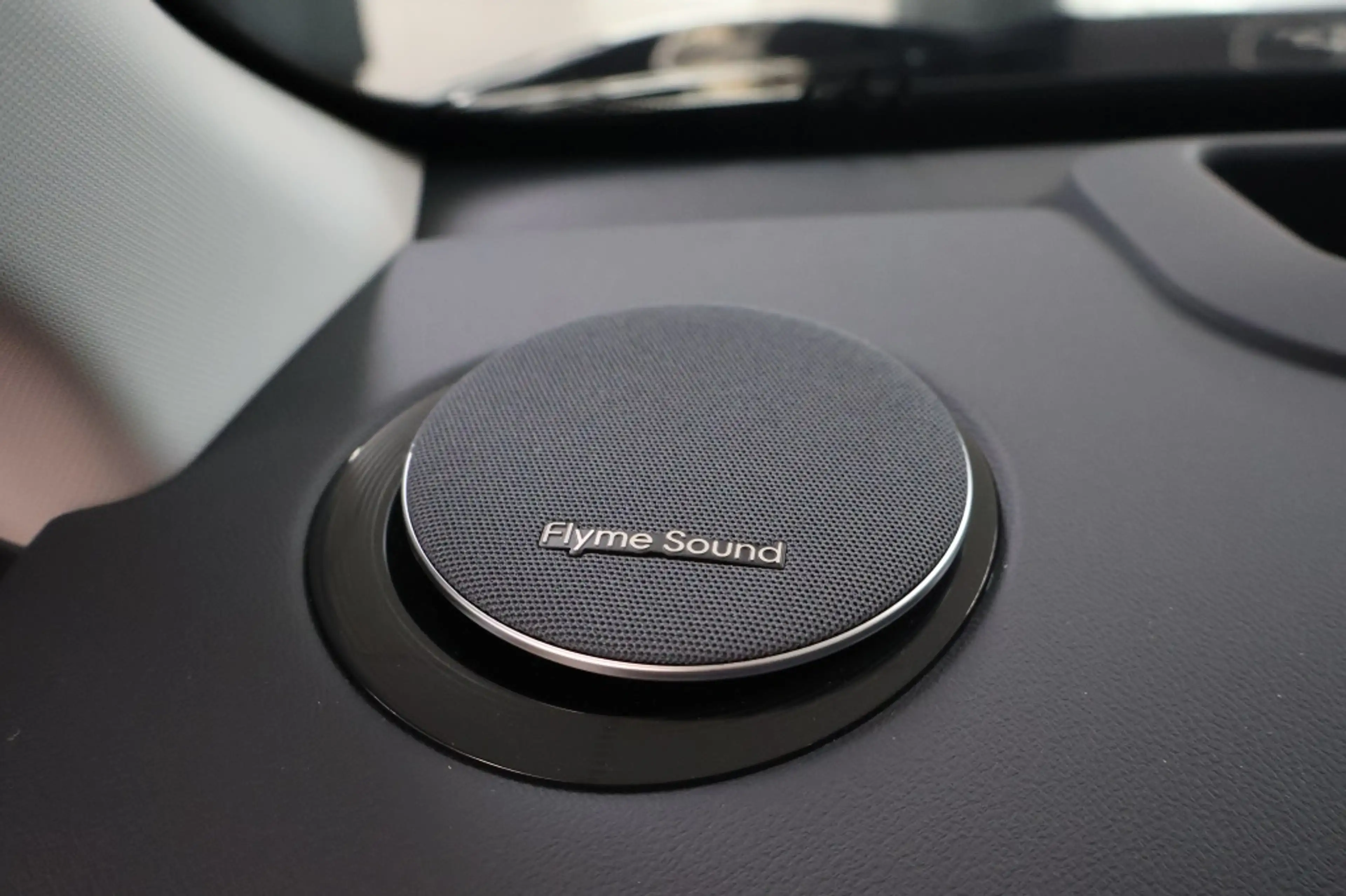 Geely Starray EM-i 1.5 Max+ — photo 8