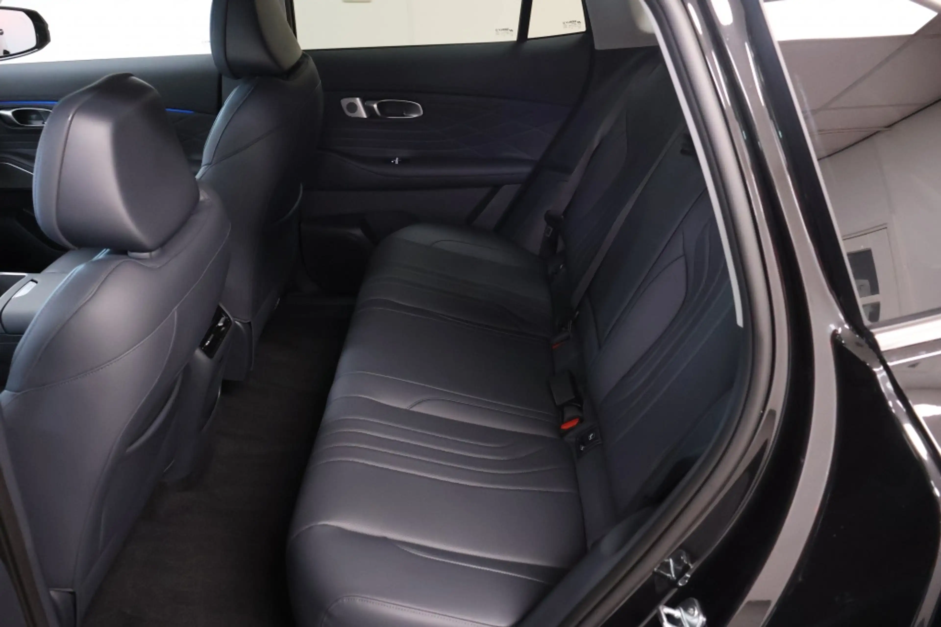 Geely Starray EM-i 1.5 Max+ — photo 15