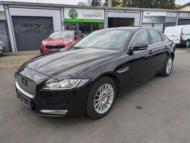 Imagine Jaguar XF Prestige Lim. 2.0 NAVI XENON LEDER MFL KAMERA
