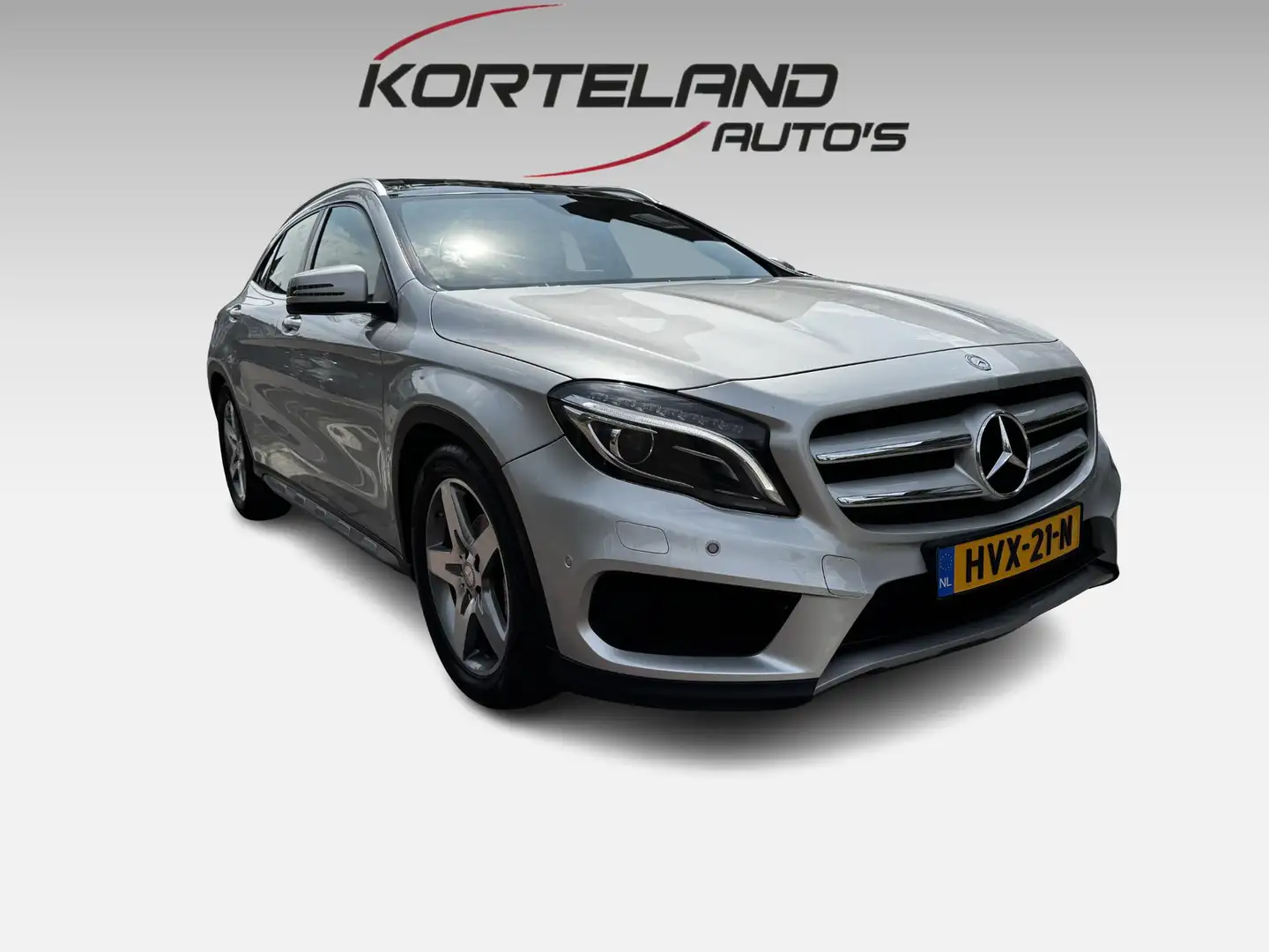 Mercedes-Benz GLA 180 Prestige NAVI PANORAMADAK AMG Grijs - 1