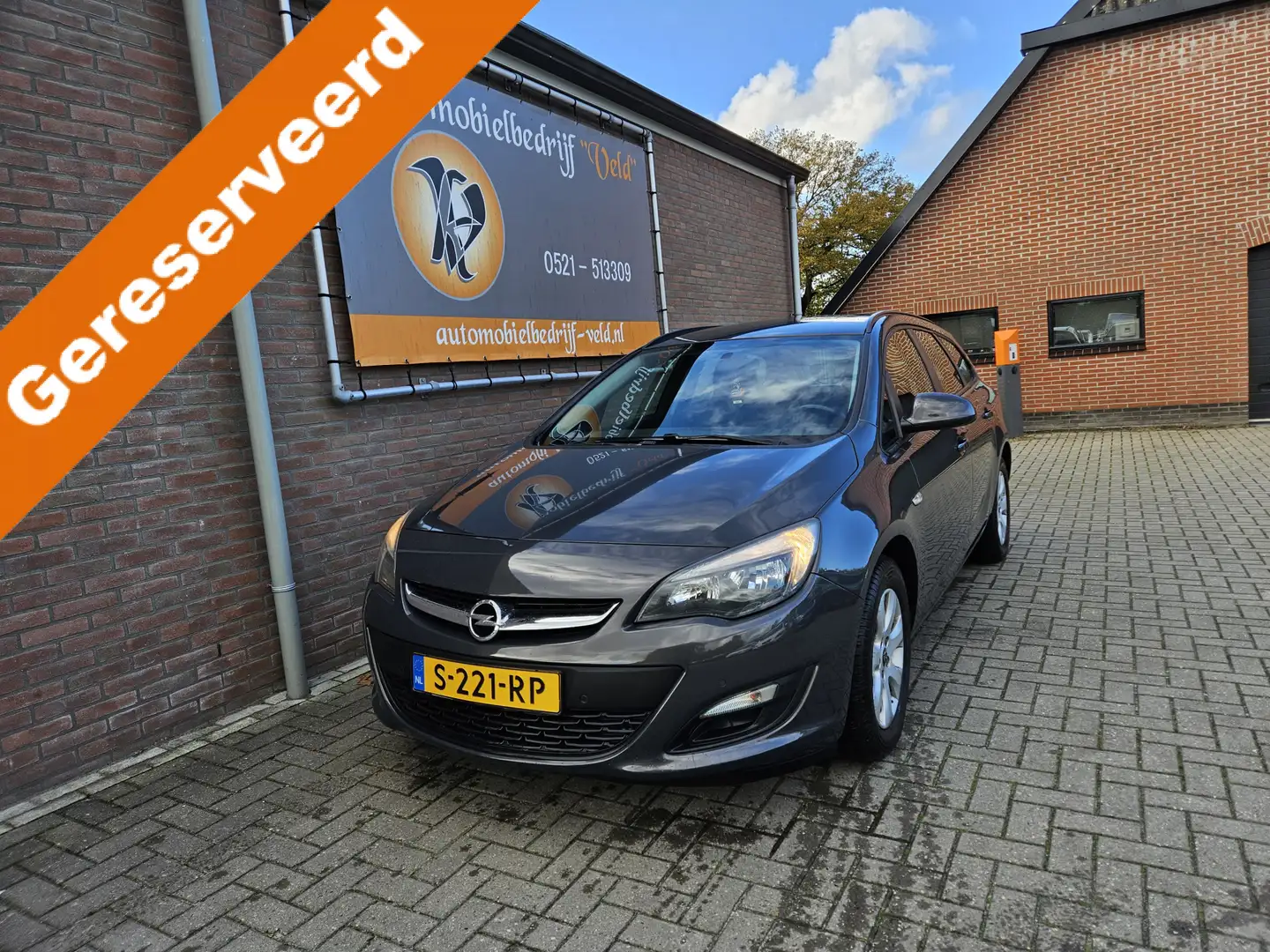 Opel Astra Sports Tourer 1.6 CDTi Sport + Grau - 1