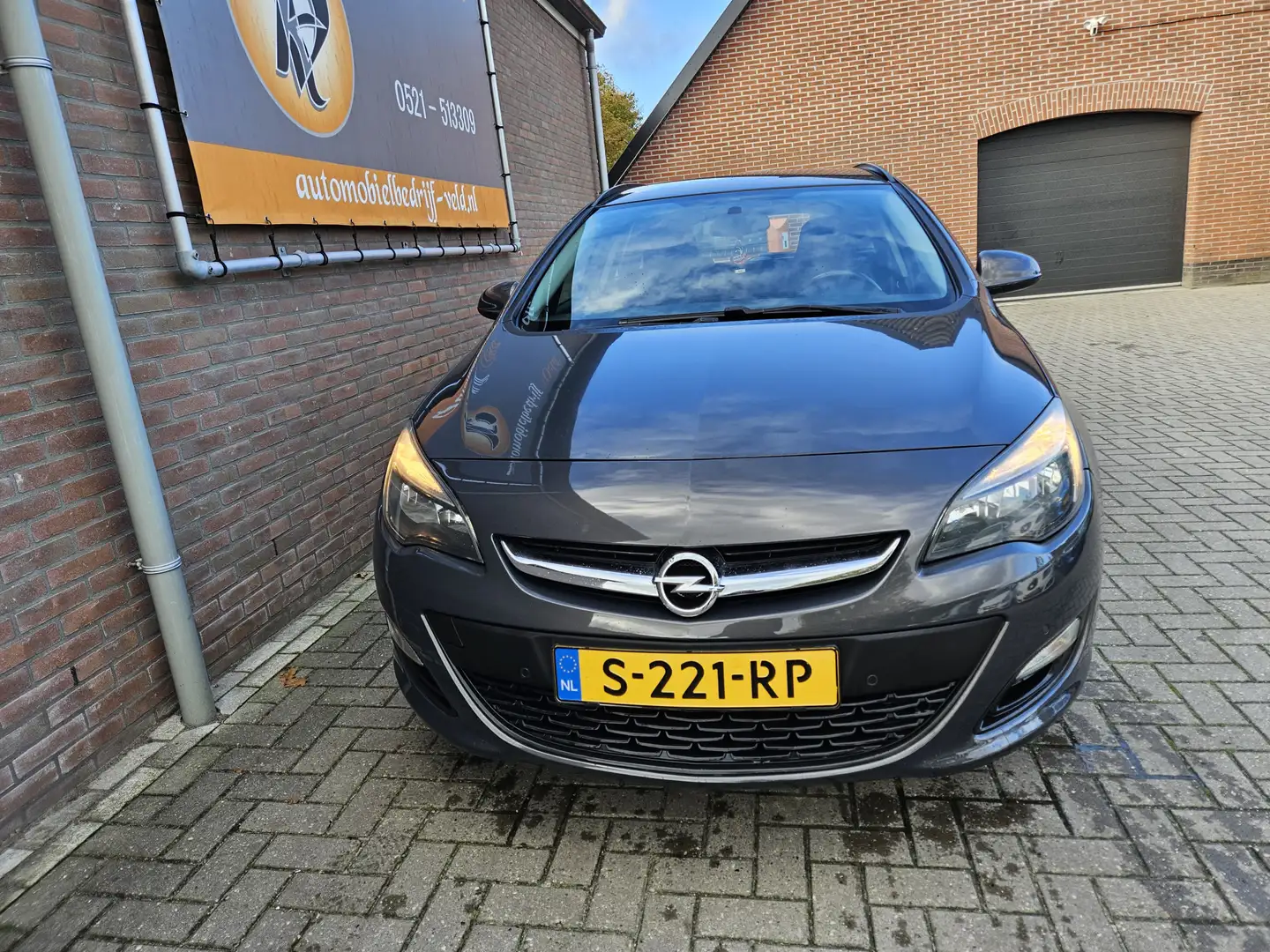Opel Astra Sports Tourer 1.6 CDTi Sport + Gris - 2