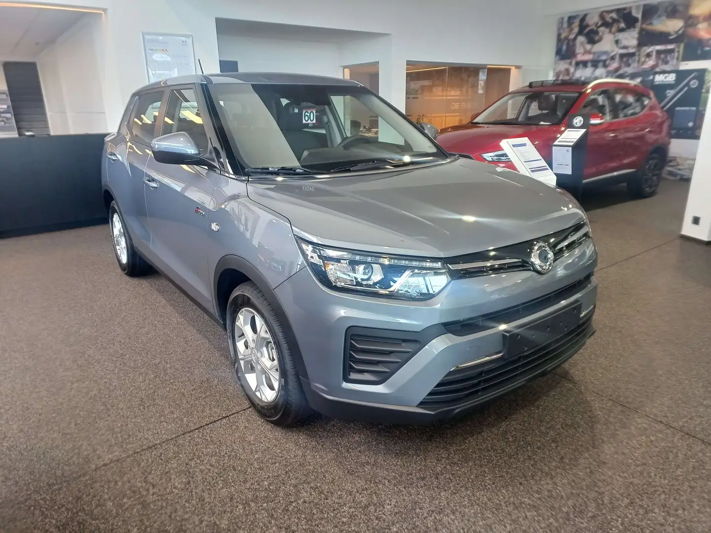SsangYong Tivoli 1.5 T-GDI 2WD Crystal  ( EUR6d ) siva - 1
