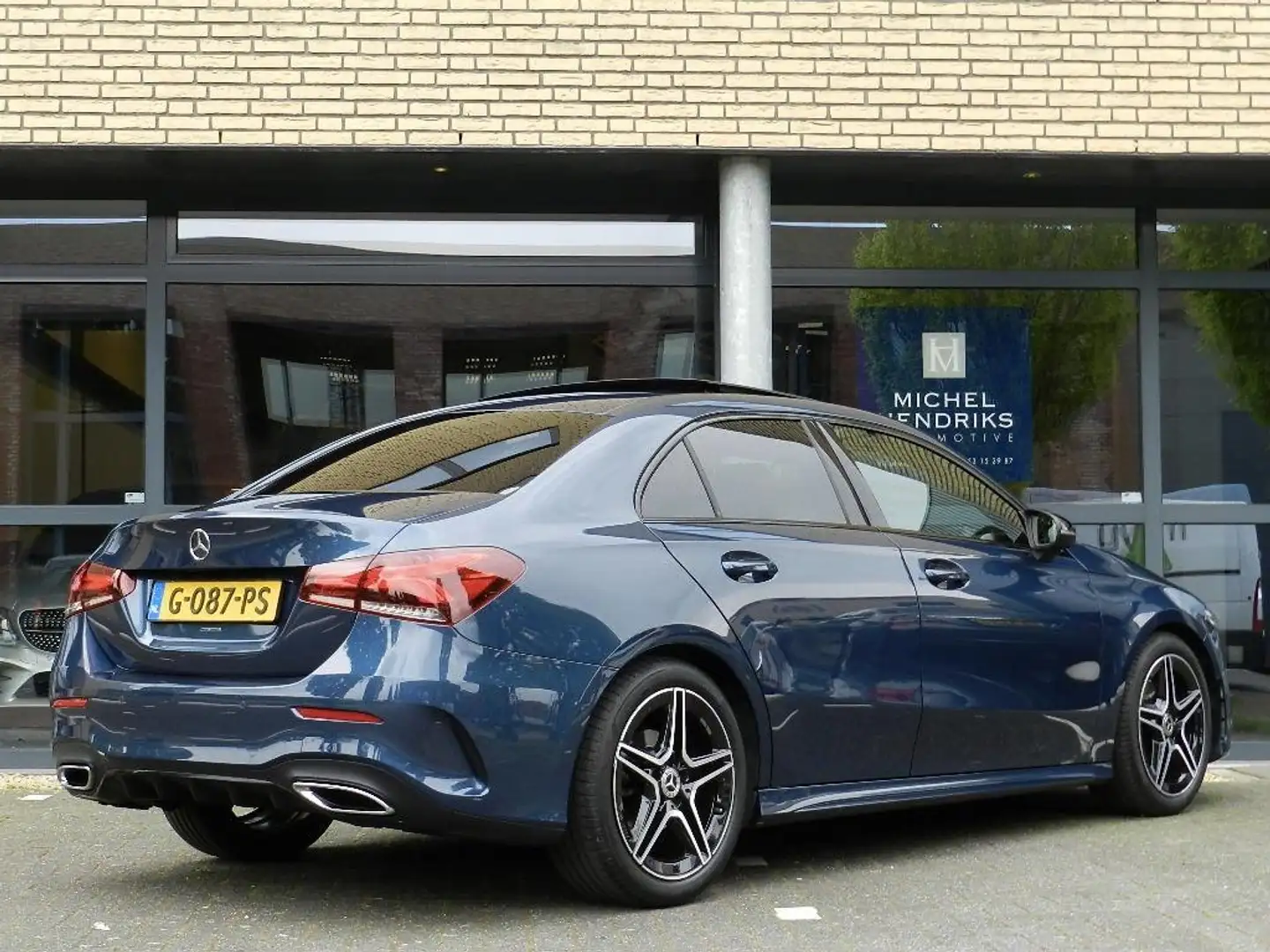 Mercedes-Benz A 180 AMG Night Edition PANO Orig.NL Blue - 2