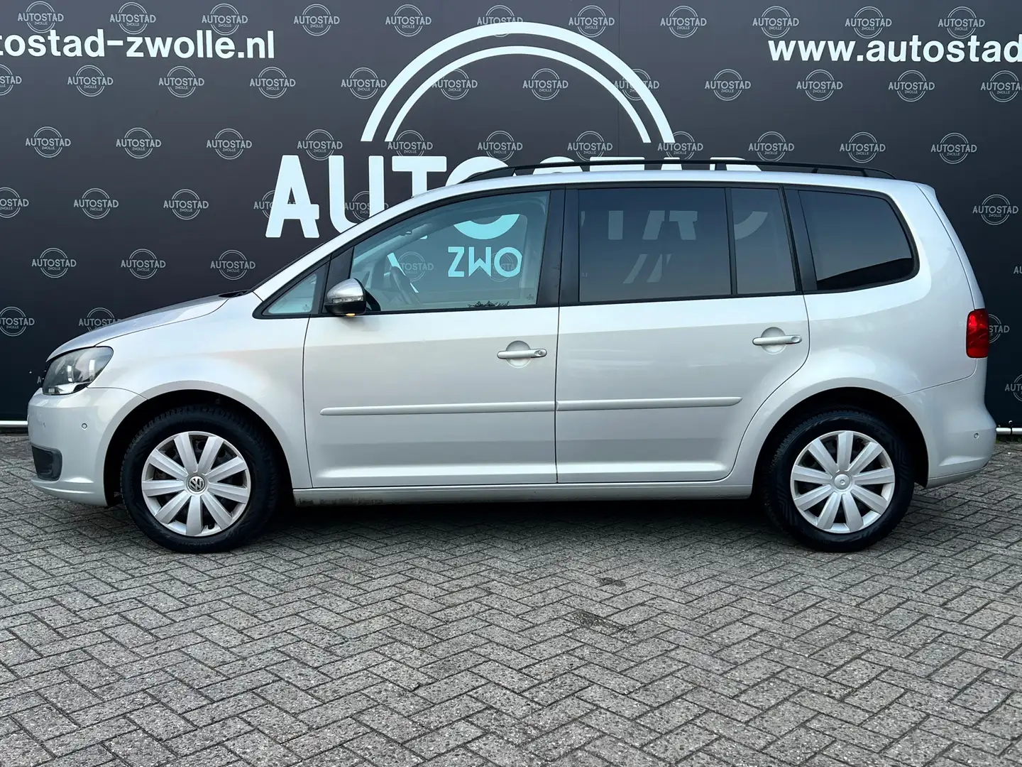 Volkswagen Touran 1.4 TSI Comfortline Automaat/APK/Airco/Trekhaak Grijs - 2