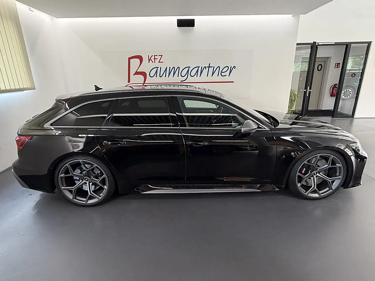 2023 Audi RS6 Avant performance 4,0 TFSI quattro S-tronic *Lu..., photograph 3