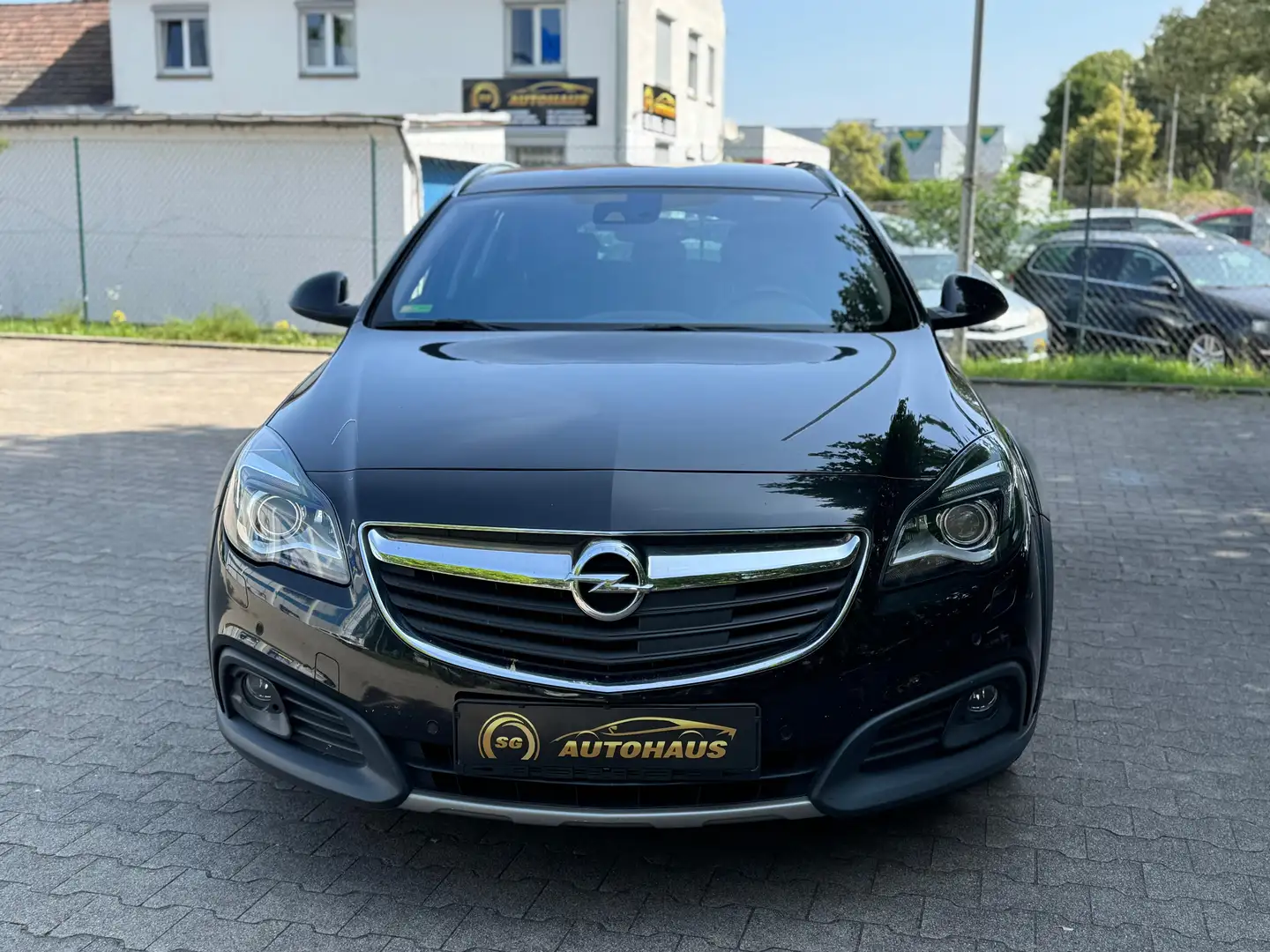 Opel Insignia Basis Schwarz - 1