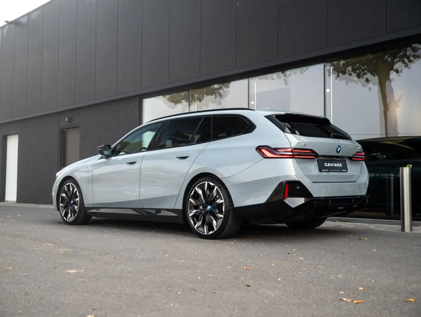 BMW i5 M60 XDRIVE TOURING - M SPORT PRO - FULL OPTION Gris - 2