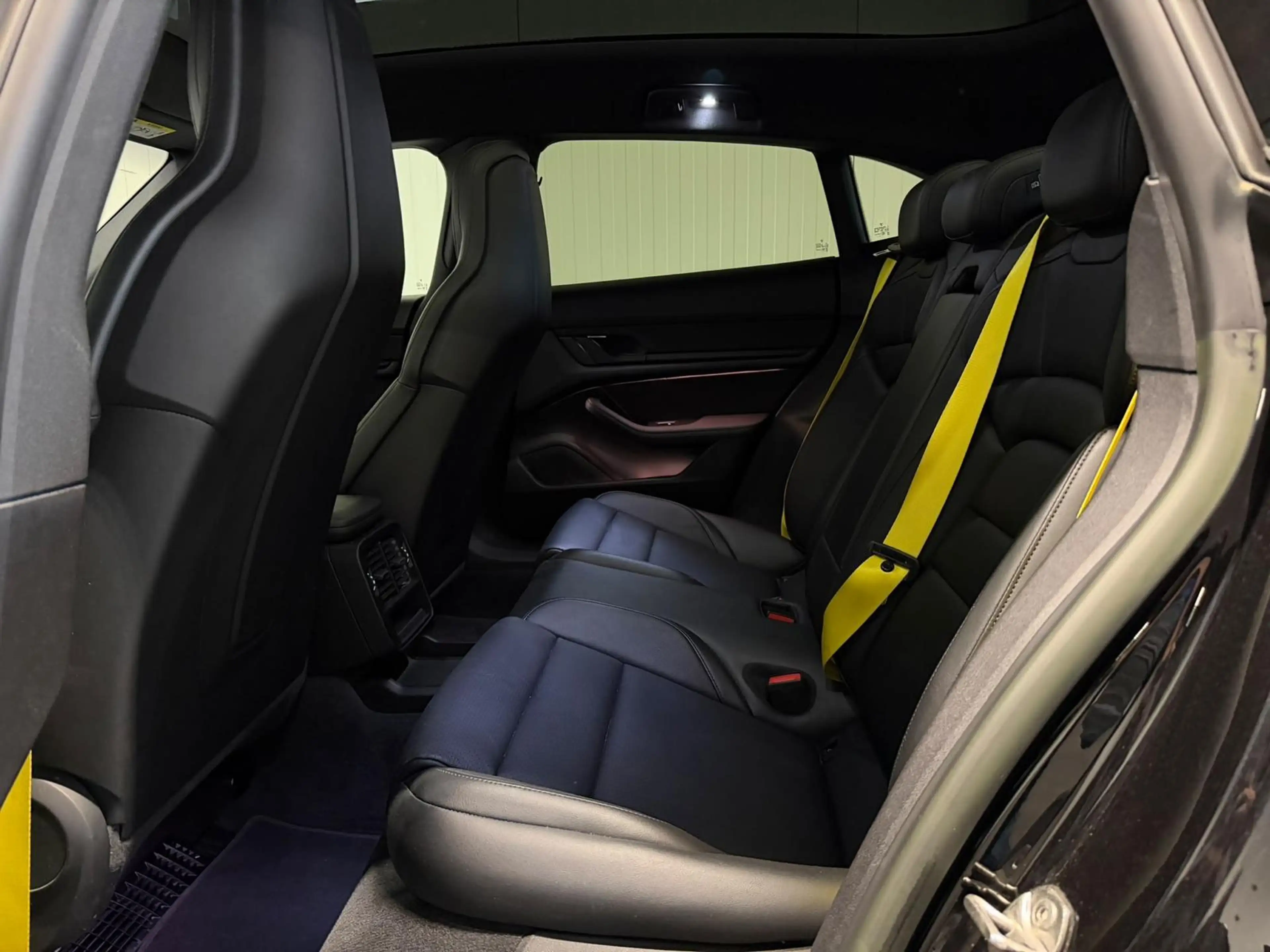 Porsche Taycan Sport Turismo 79 kWh Panodak Sportchrono Bose ACC — photo 22