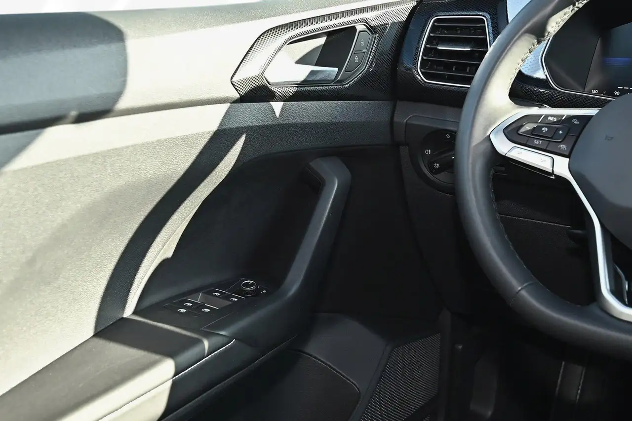 Volkswagen T-Cross Life 1.0 TSI DSG Goal 16