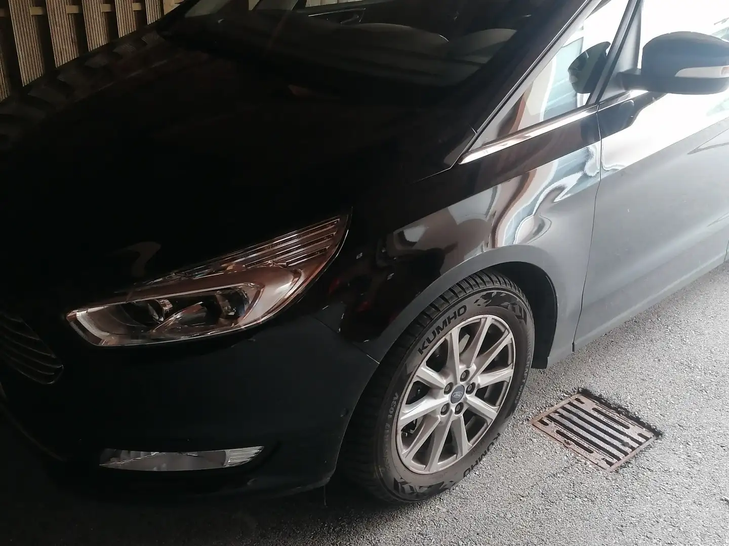 Ford Galaxy Titanium Schwarz - 1