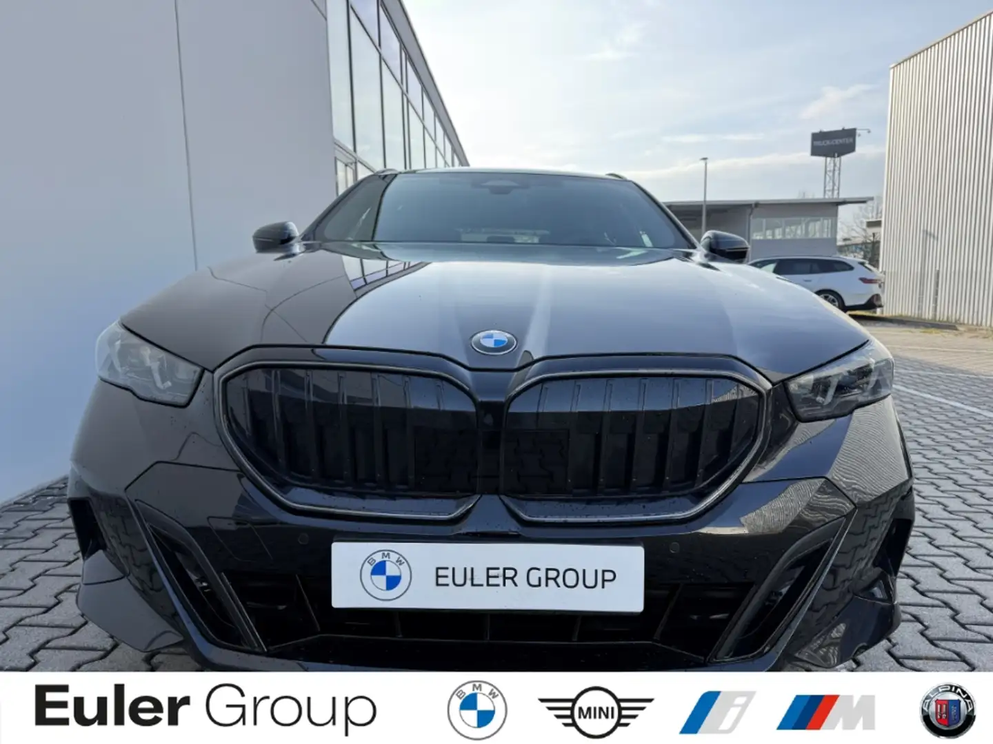 BMW 520 i M-Sport Sommer19'' PRO AHK ICONIC H/K M-Leuchten Schwarz - 2