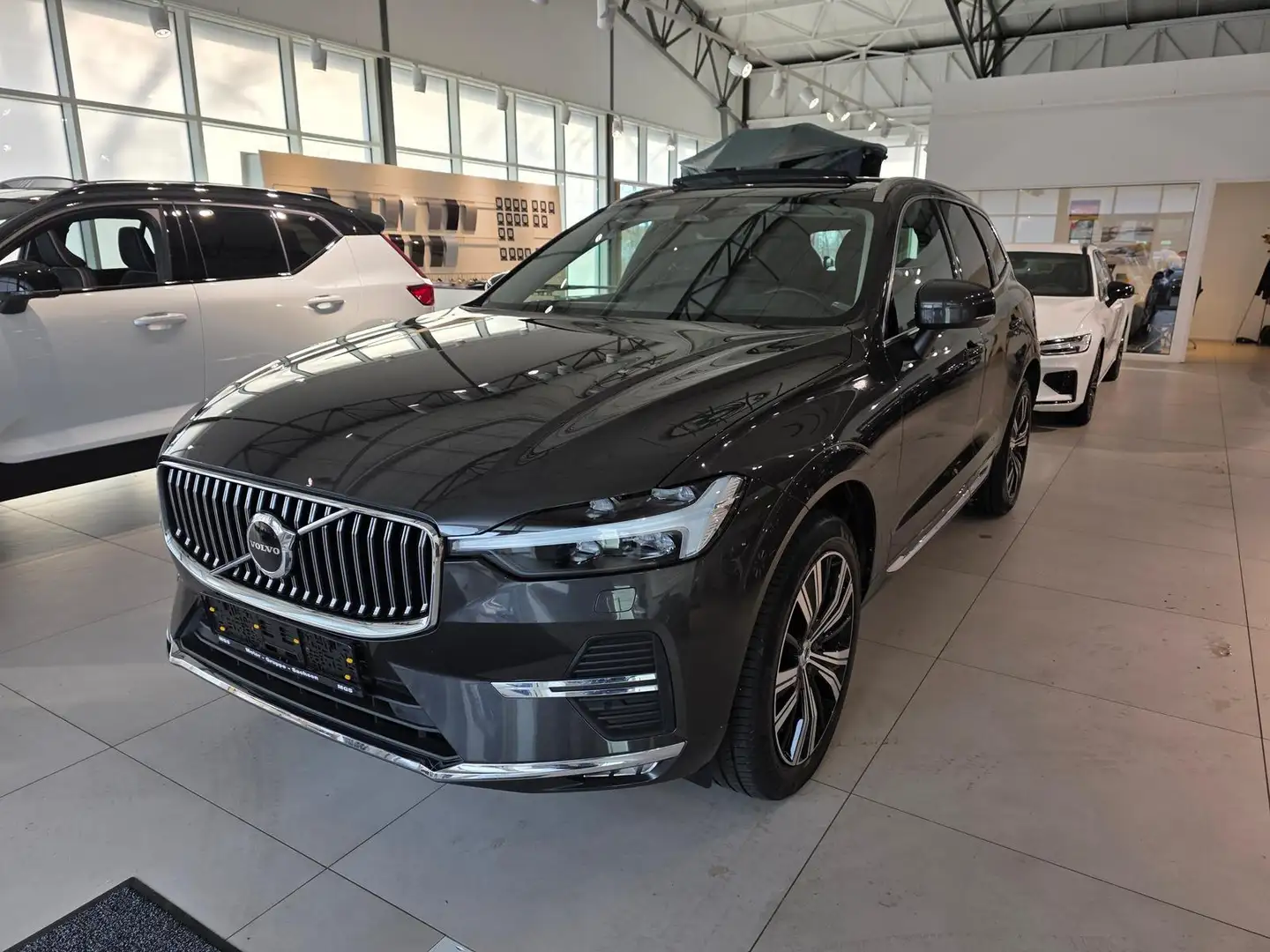 Volvo XC60 Diesel Ultimate Bright AWD Grau - 2