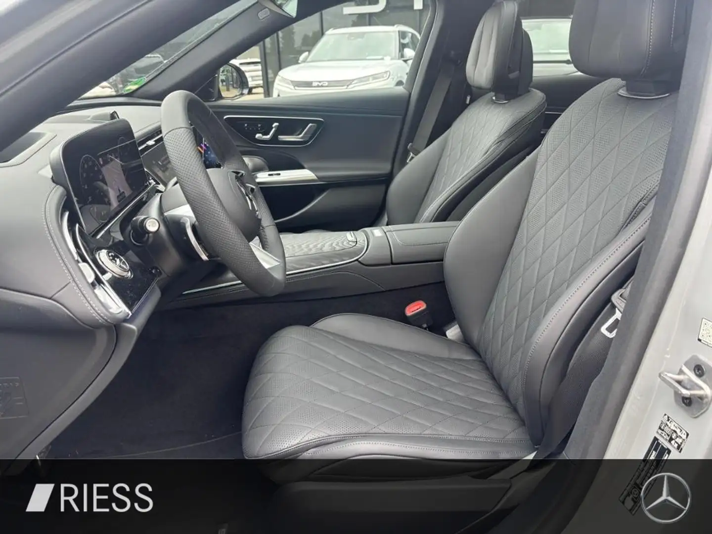 Mercedes-Benz E 450 d 4MATIC Limousine SD HUD W-Paket ACC PDC Šedá - 2