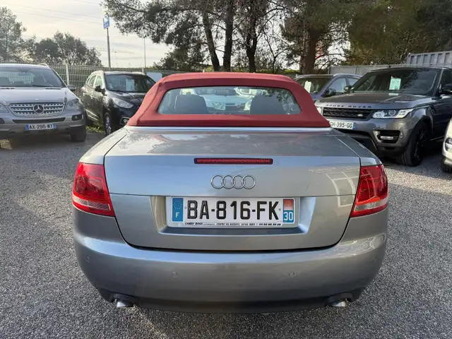 Audi A4 view 4