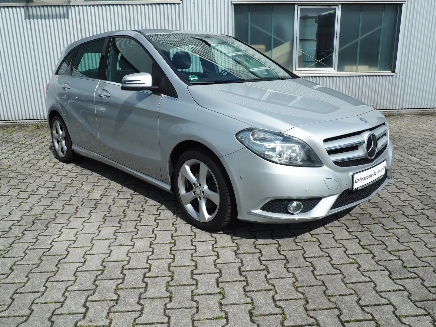 Mercedes-Benz B 200 CDI (BlueEFFICIENCY) 7G-DCT*AHK*PDC*Navigation* Silber - 1