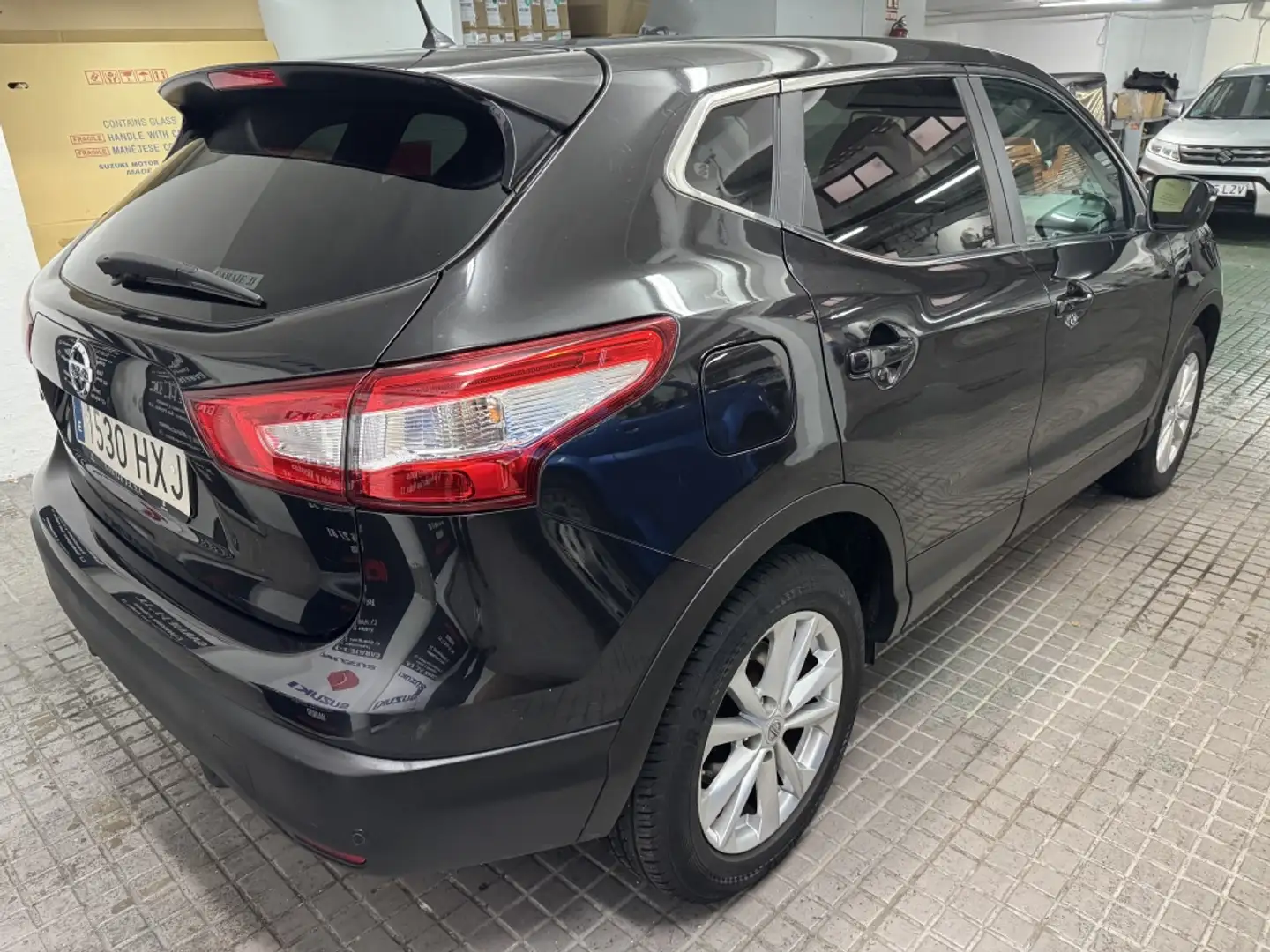 Nissan Qashqai 1.2 DIG-T Acenta 4x2 Noir - 2