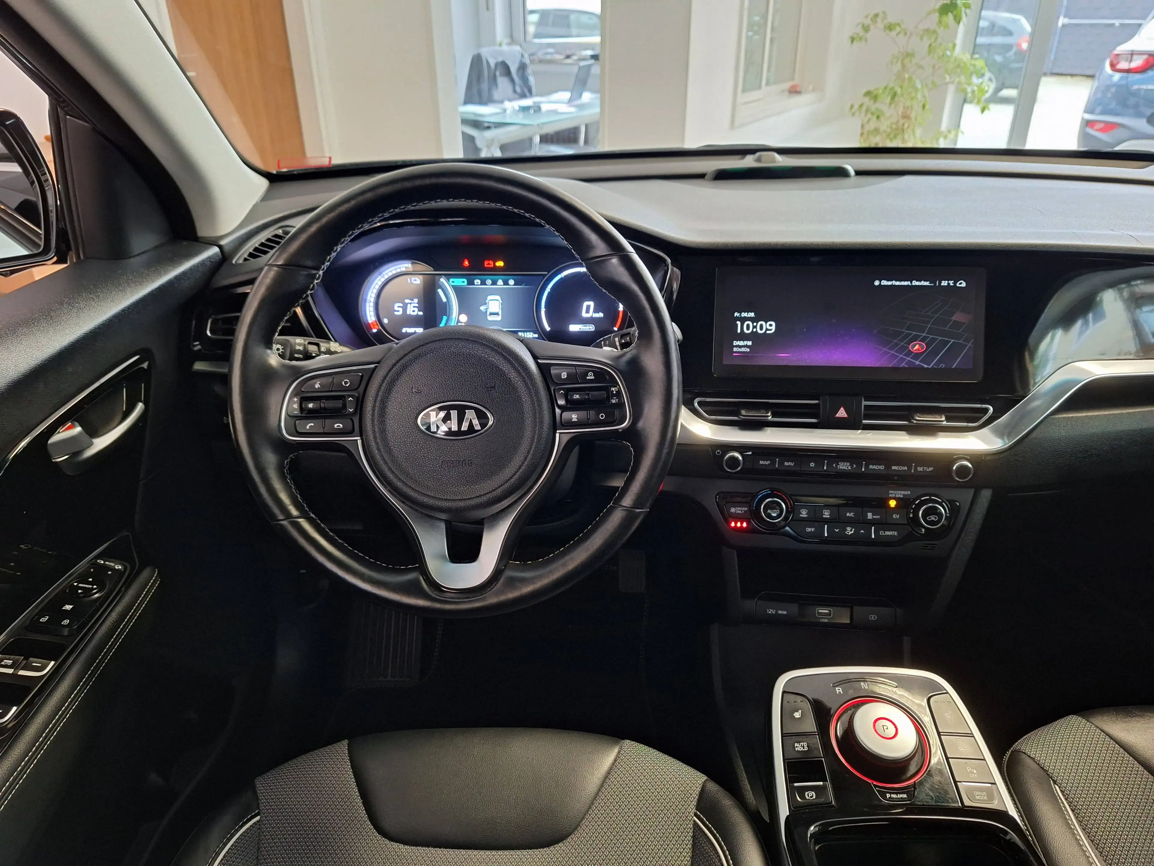 Kia Niro e-Niro Vision 64kWh 1.Hand Navi Kamera AWR LED Scheckheft — photo 8