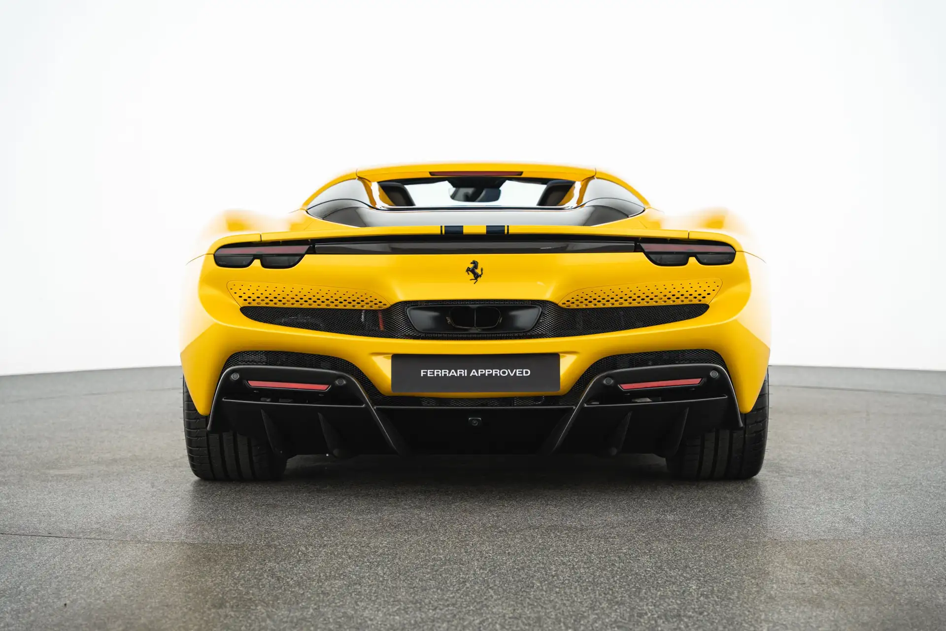 페라리 296 GTS 2026 노랑 사진 6