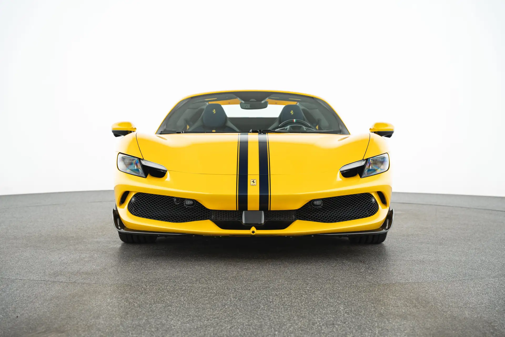 페라리 296 GTS 2026 노랑 사진 2