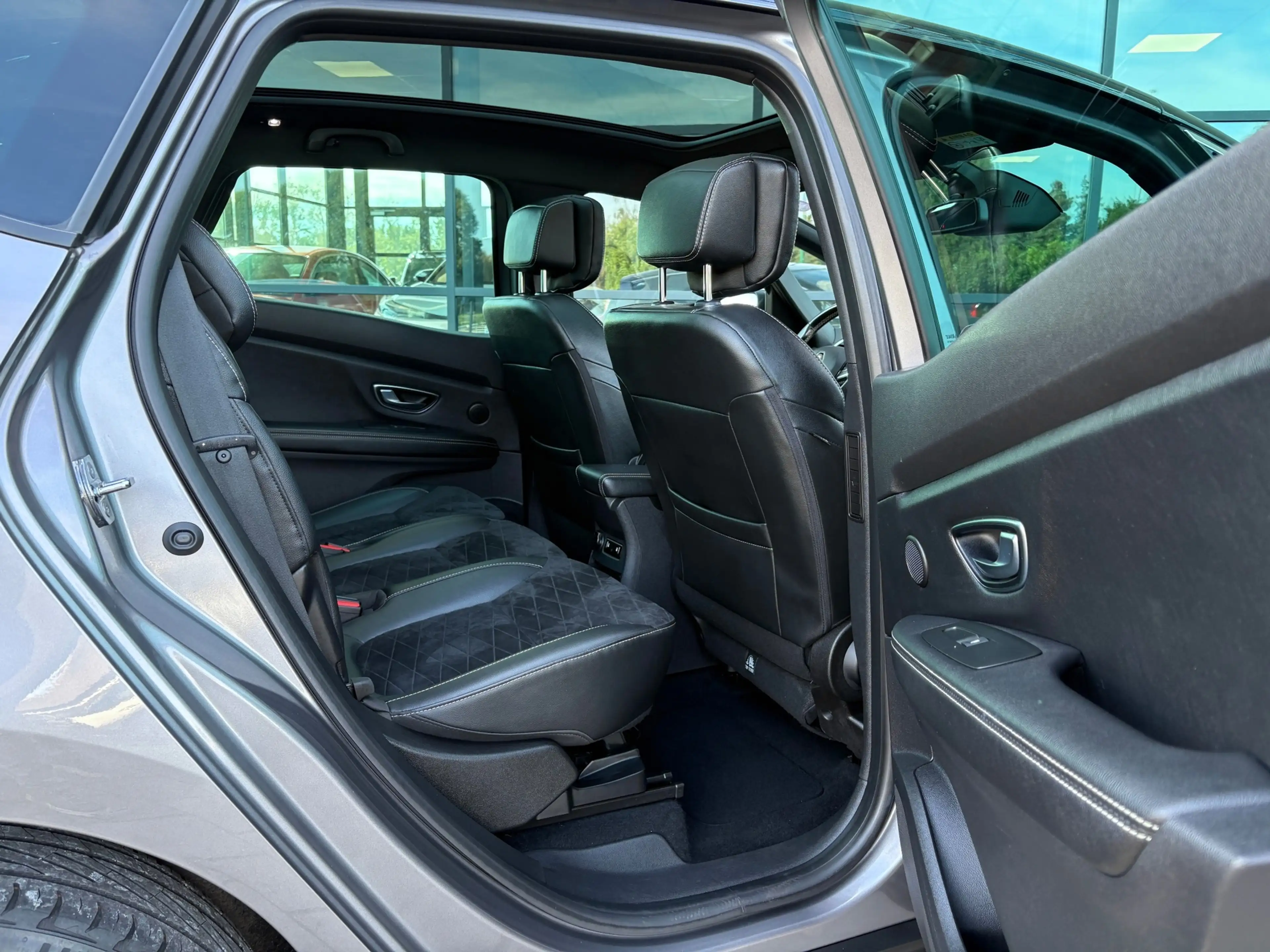 Renault Scenic 1.3 TCe BLACK Edition Automaat Bose Alcantara, Pan — photo 10