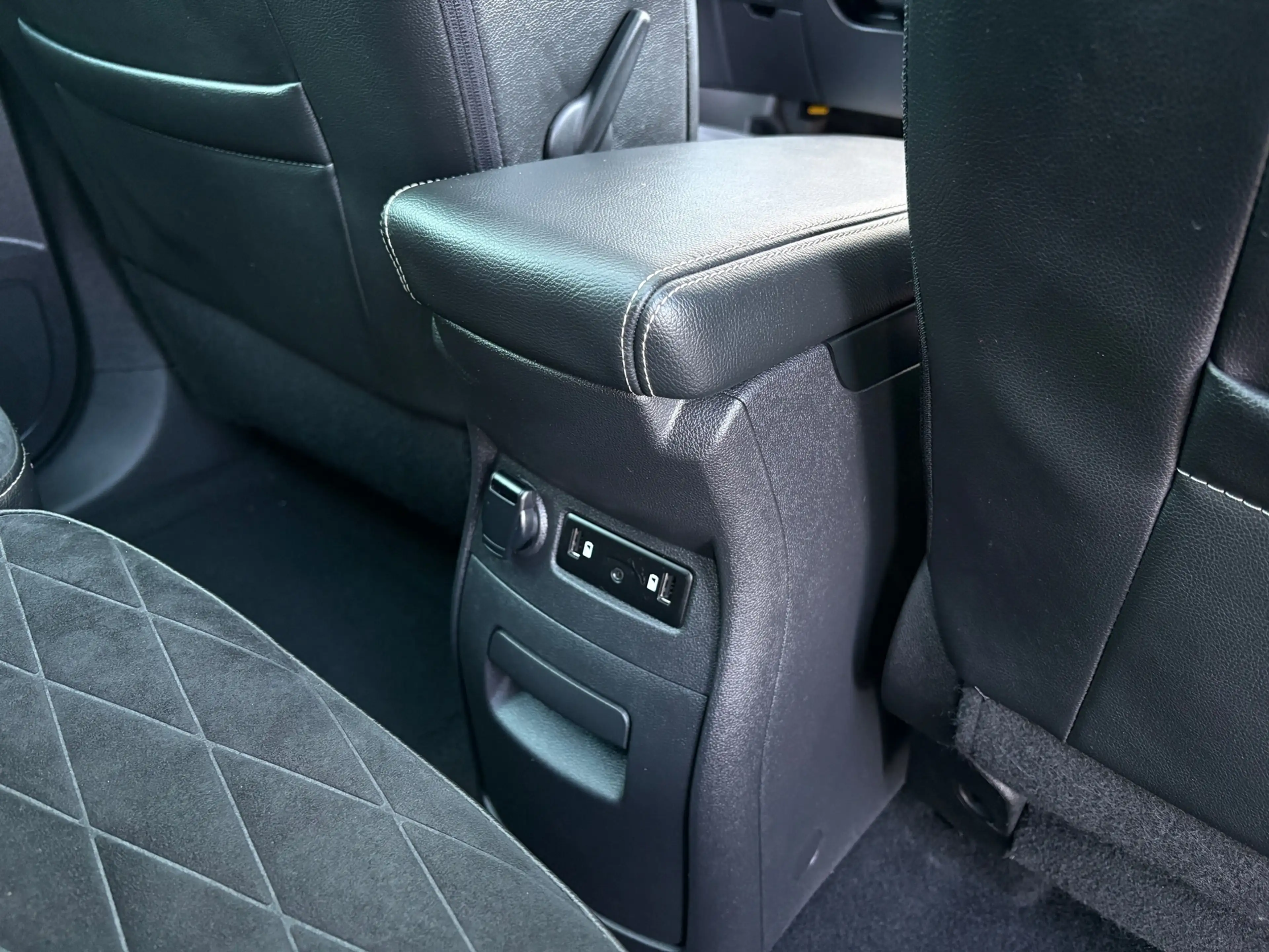 Renault Scenic 1.3 TCe BLACK Edition Automaat Bose Alcantara, Pan — photo 25