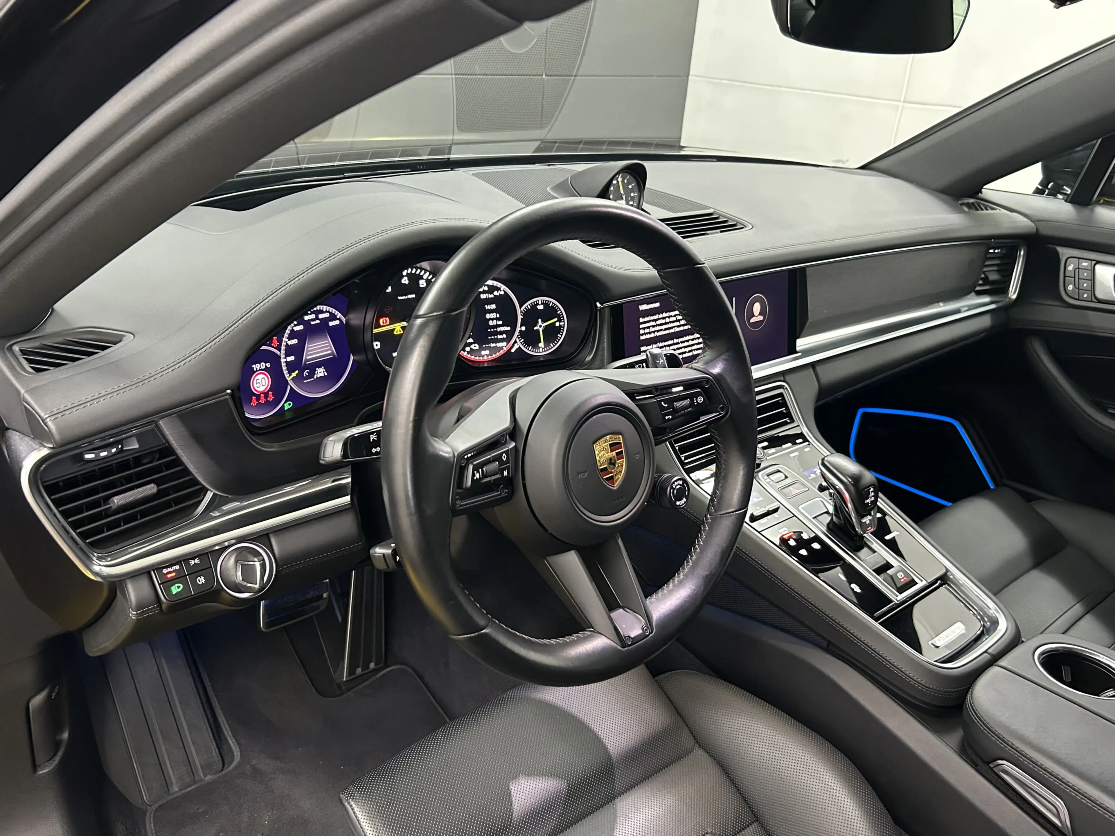 Porsche Panamera 4Platinum+Aproved+PCCB+InnoDri+SportDes — photo 8