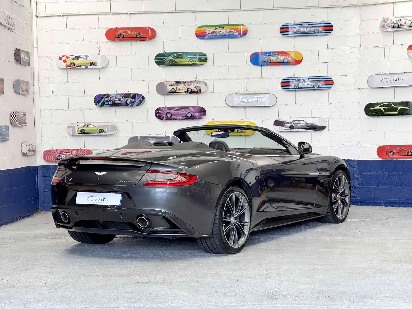 Aston Martin Vanquish S Cabrio V12 600 ch Touchtronic 3 Volante Gris - 2