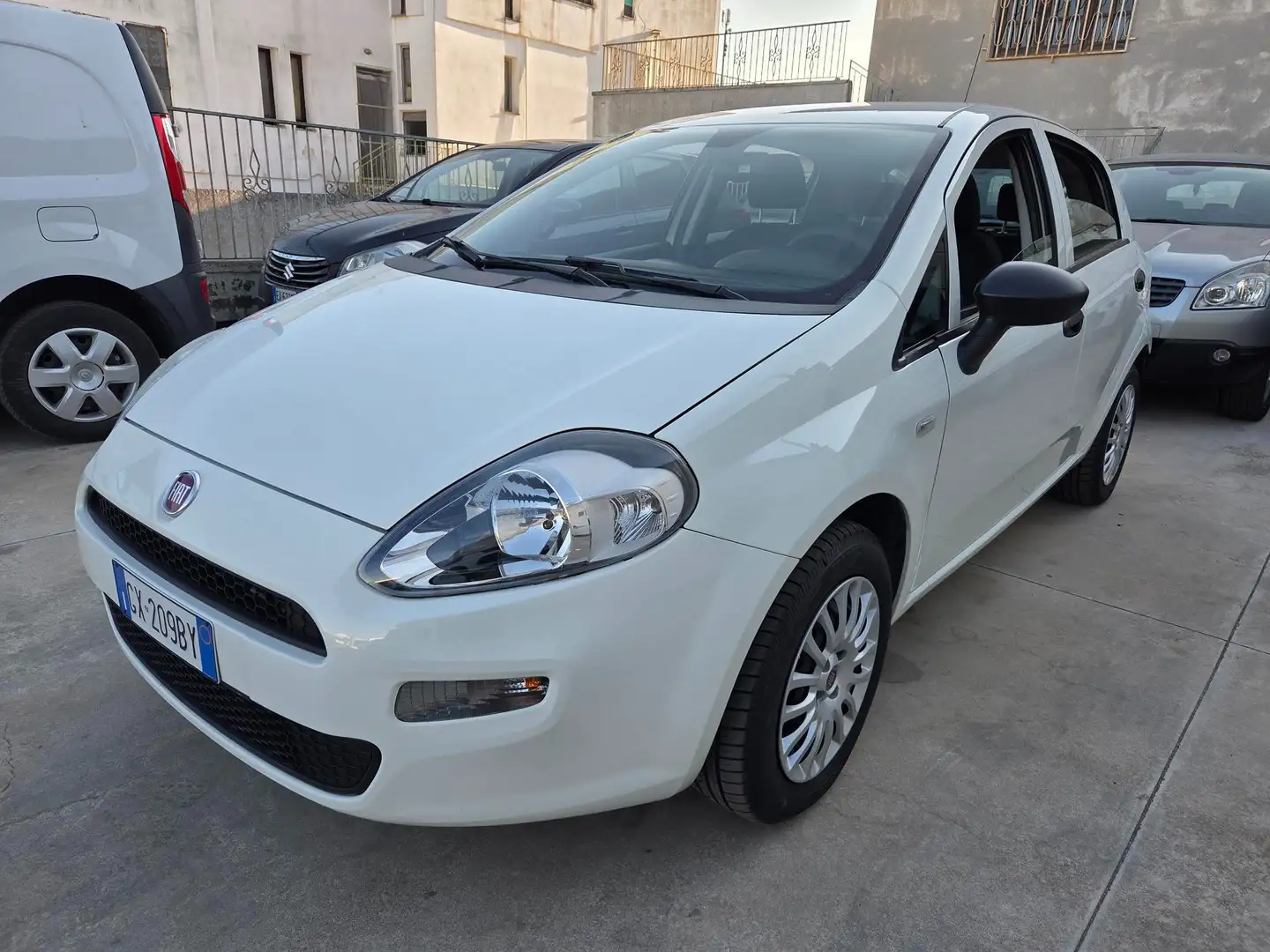 Fiat Punto Punto III 2012 5p 1.4 easypower Lounge Gpl E6 Blanc - 2