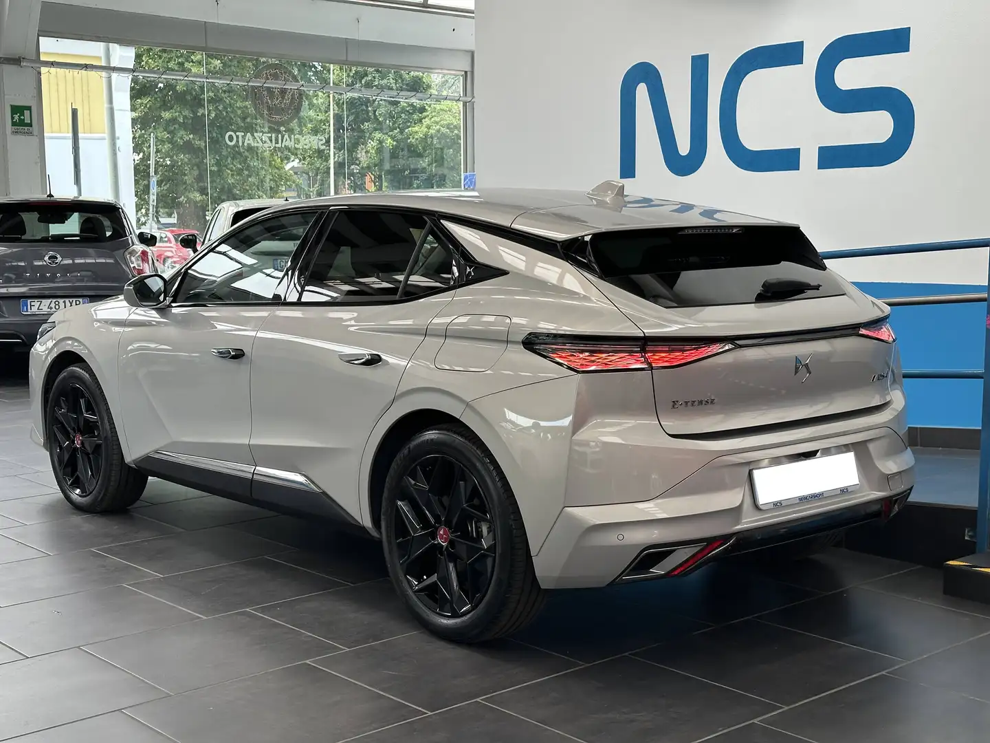 DS Automobiles DS 4 1.6 e-tense Performance Line+ 27.900 senza vincoli Grigio - 2