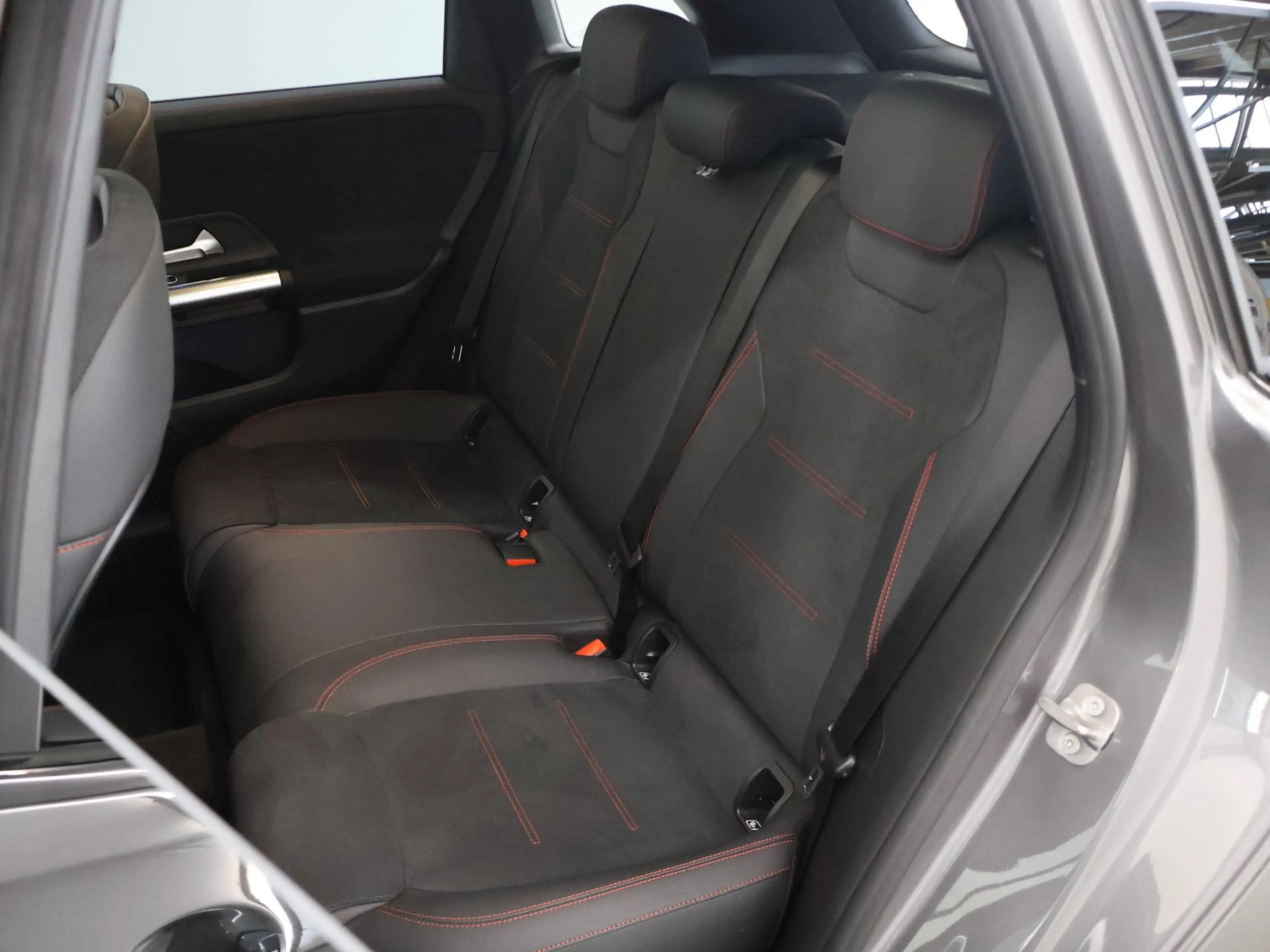Mercedes-Benz B 250 250e Business Solution AMG | Panoramaschuifdak | N — photo 11