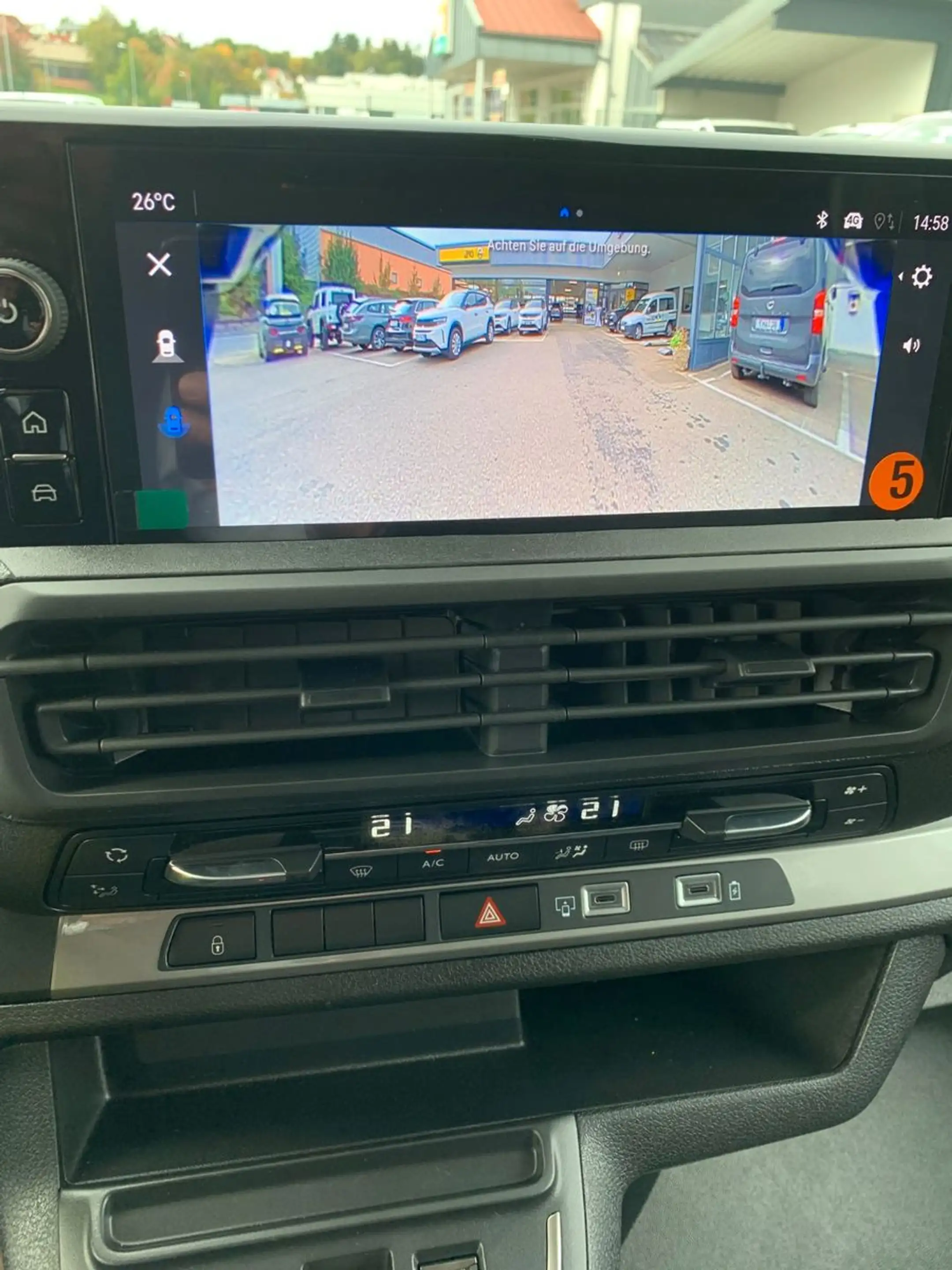 Opel Vivaro Kombi XL 8 Sitze Vollausst. 2.9 t Anhänge — photo 25