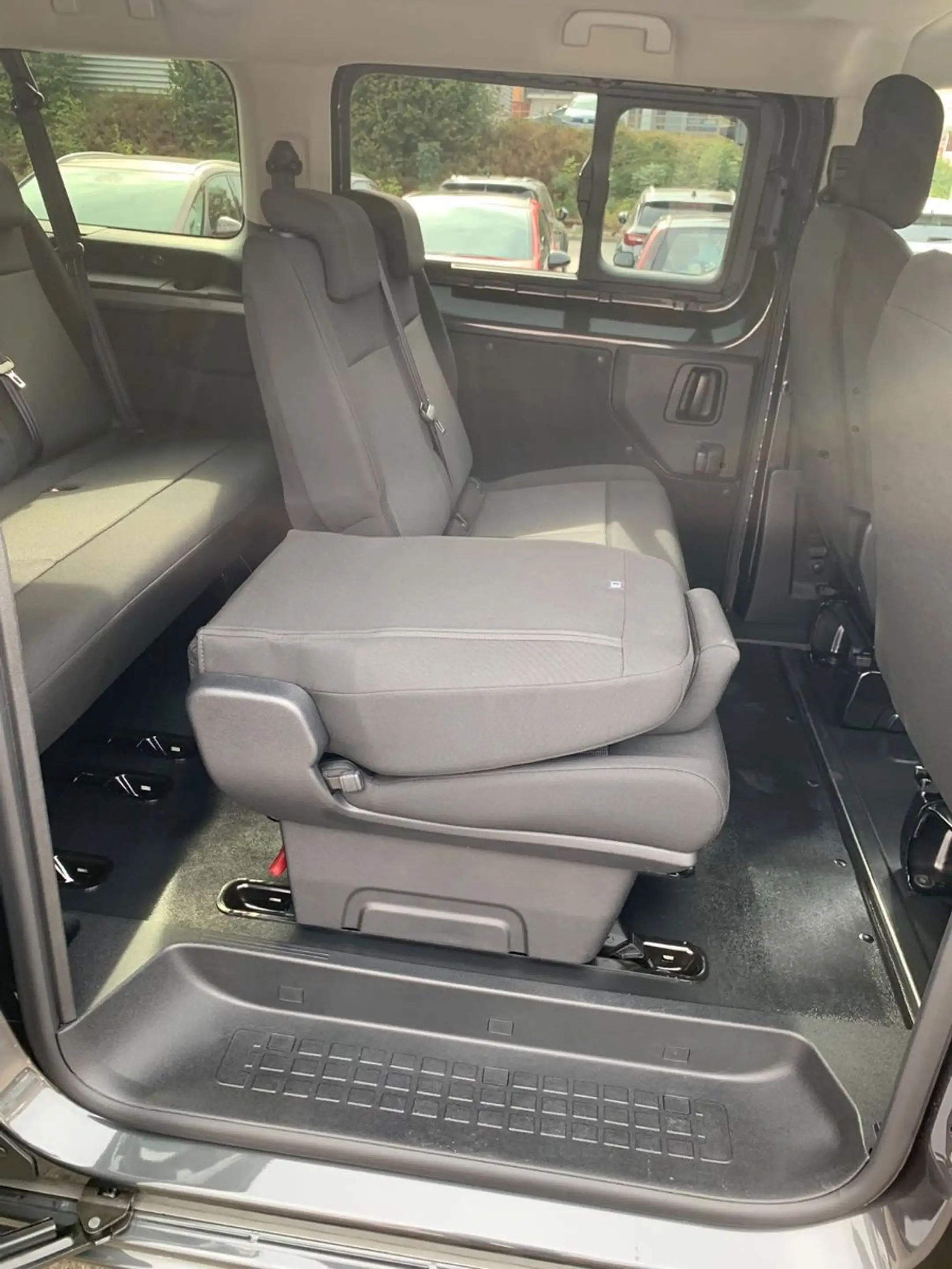 Opel Vivaro Kombi XL 8 Sitze Vollausst. 2.9 t Anhänge — photo 20
