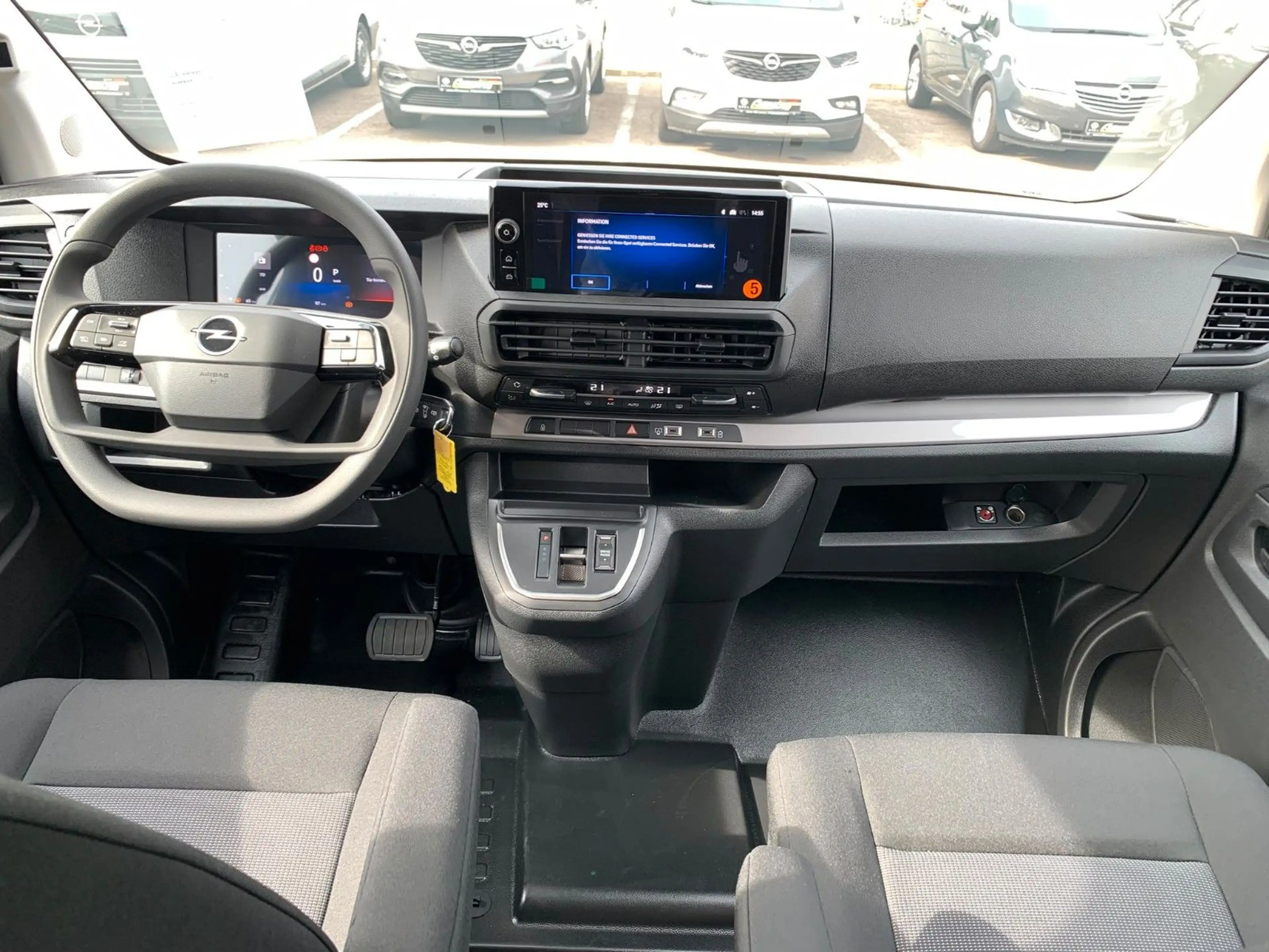 Opel Vivaro Kombi XL 8 Sitze Vollausst. 2.9 t Anhänge — photo 10