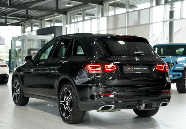 Mercedes-Benz GLC Class view 9