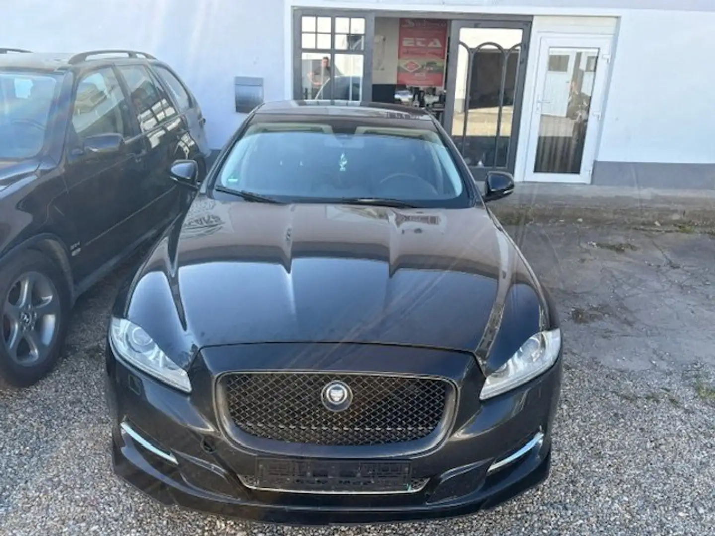 Jaguar XJ Premium Luxury Motor Schade Grau - 1