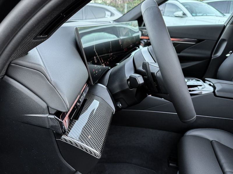 BMW 520 d Touring * M Sportpaket * Panorama Glasdach * Anh — photo 15