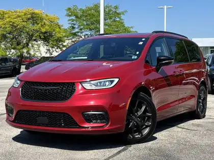 2025 Chrysler Pacifica Limited FWD
