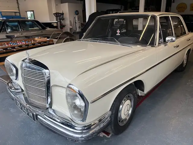 Mercedes-Benz 280 Se Restauration Carrosserie Et Mecanique