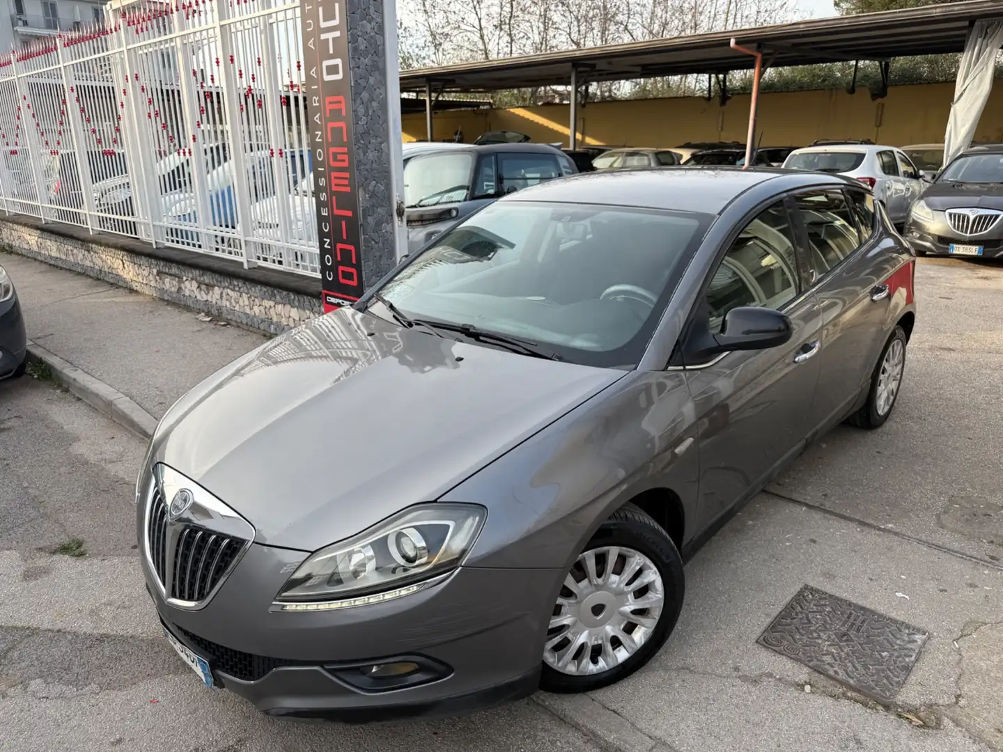Lancia Delta 1.6 MJT DPF Argento Grigio - 1