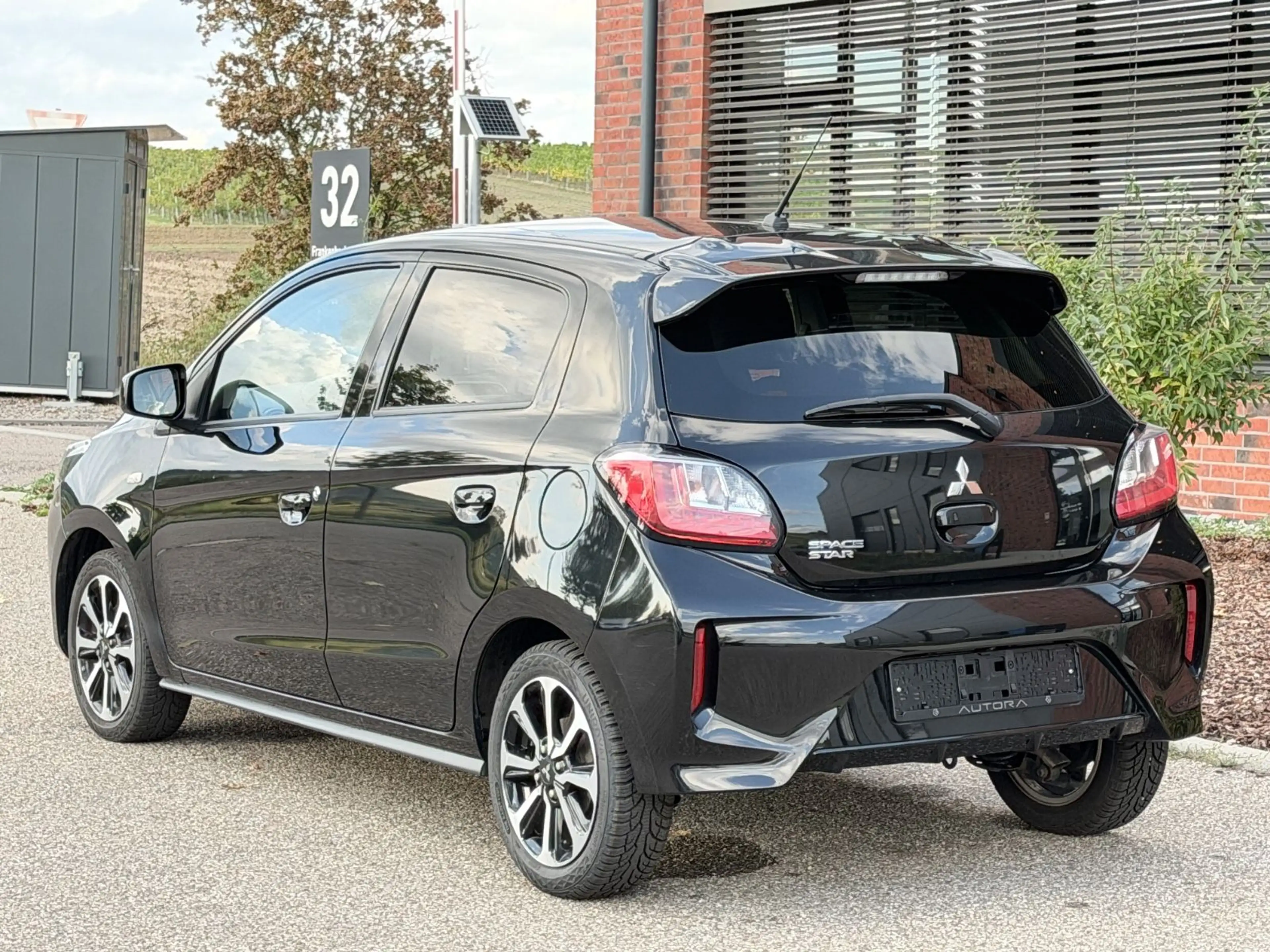 Mitsubishi Space Star Select+ R.KAMERA|SHZ|CARPLAY| — photo 12