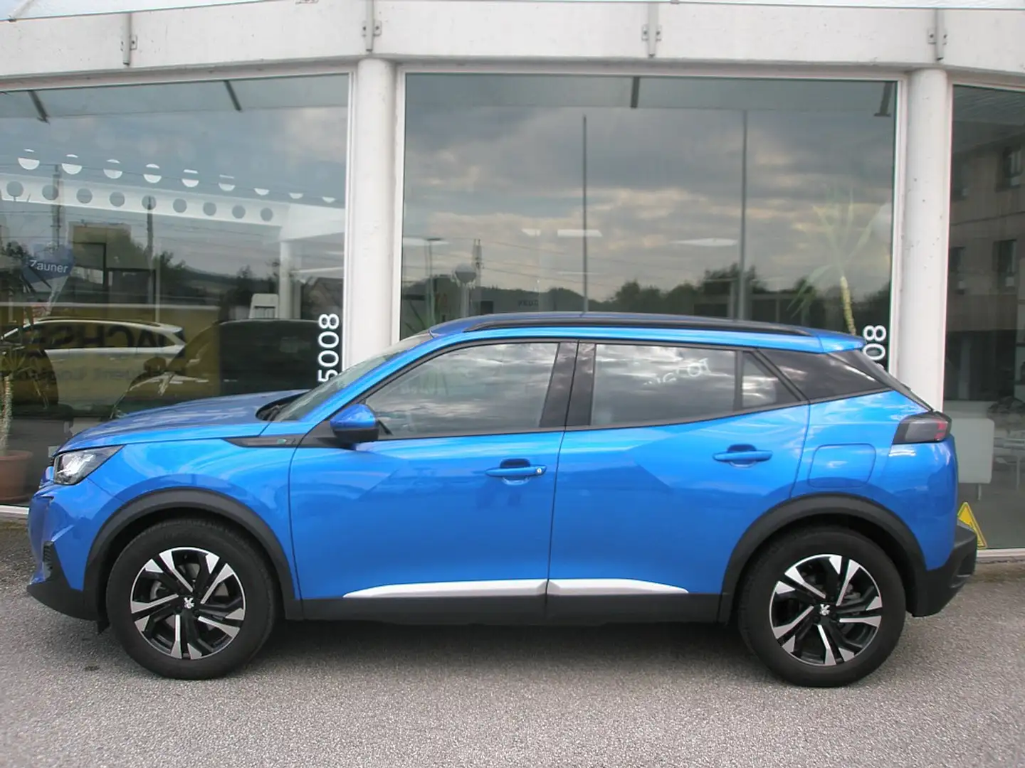 Peugeot 2008 e2008 Allure Blau - 2