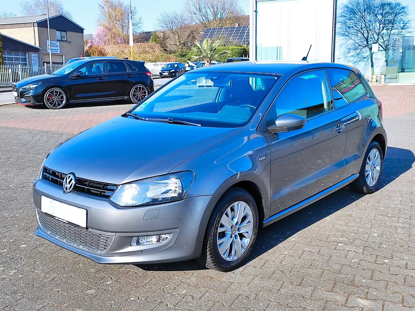 Volkswagen Polo V Life |SHZ|PDC|NAVI|KLIMA|TÜV|ALLWETTER| Gris - 1