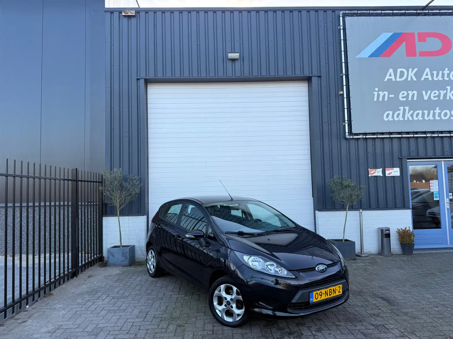 Ford Fiesta 1.25 Limited AIRCO/NAVI/PDC/TREKHAAK Schwarz - 2