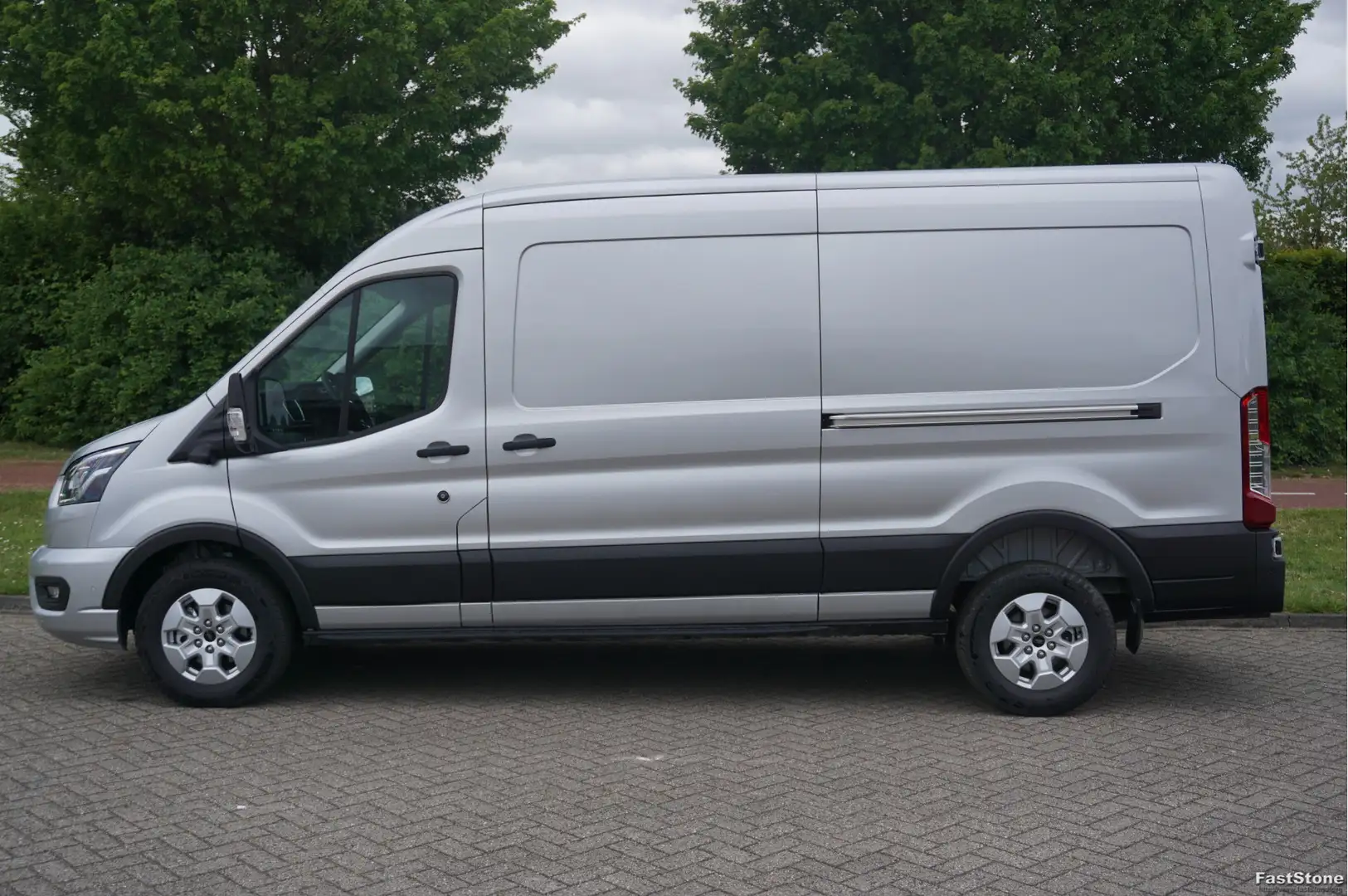 Ford Transit 350L L3H2 Limited AUT-8 165PK BPM VRIJ Navi, Adap. Zilver - 2