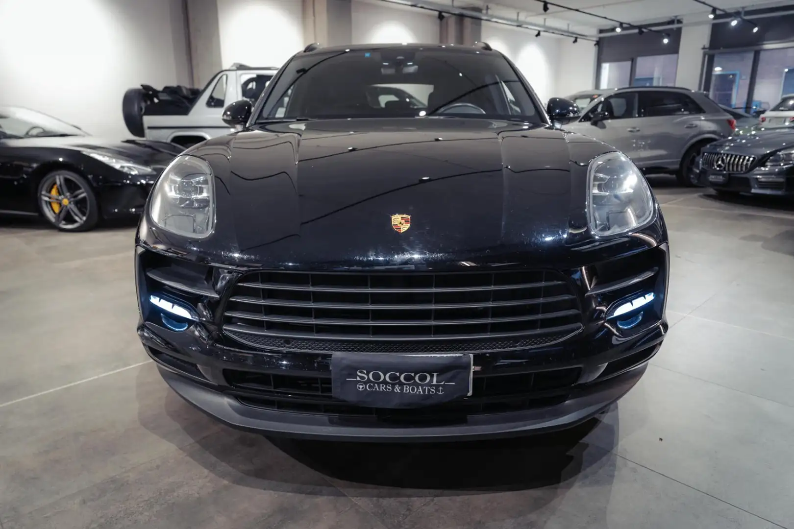 Porsche Macan 2.0 Schwarz - 2