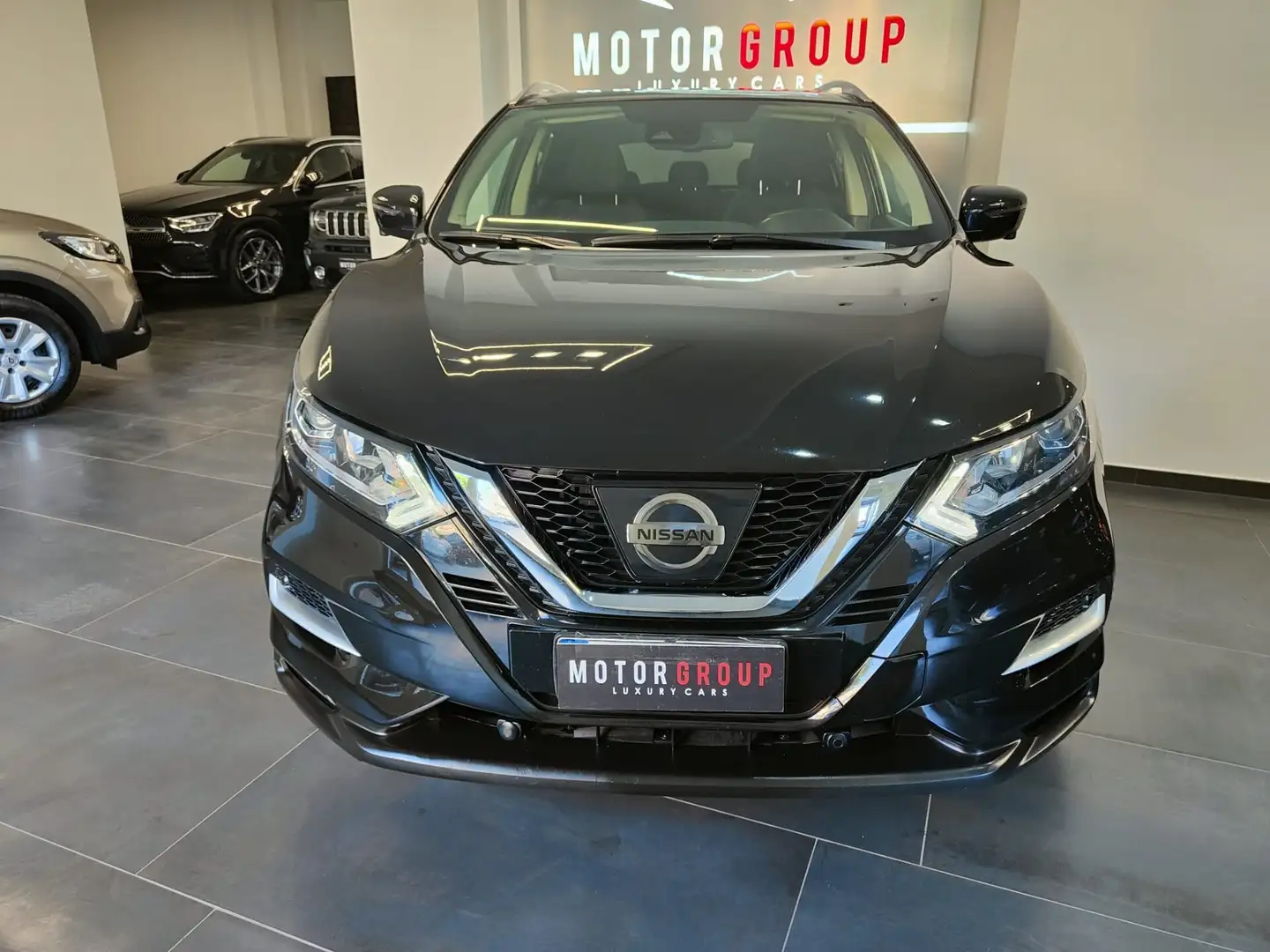 Nissan Qashqai 1.2 DIG-T N-Connecta Schwarz - 2