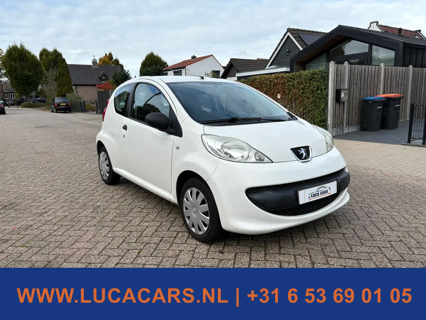 Peugeot 107 1.0-12V XR NIEUWE APK! Wit - 2